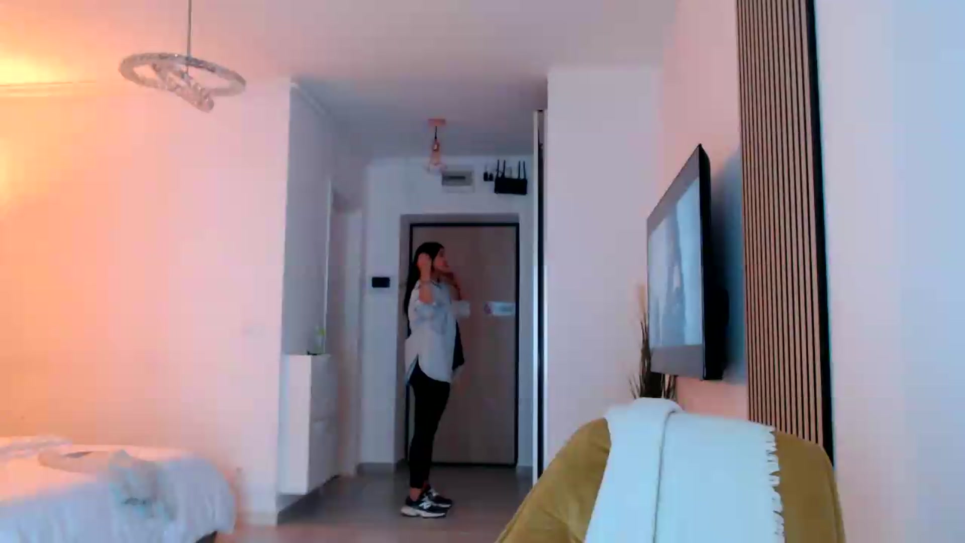 Gallery image thumbnail from ReyInna's myfreecams stream on, 07/22/2026, 08:25 image 19 of 20