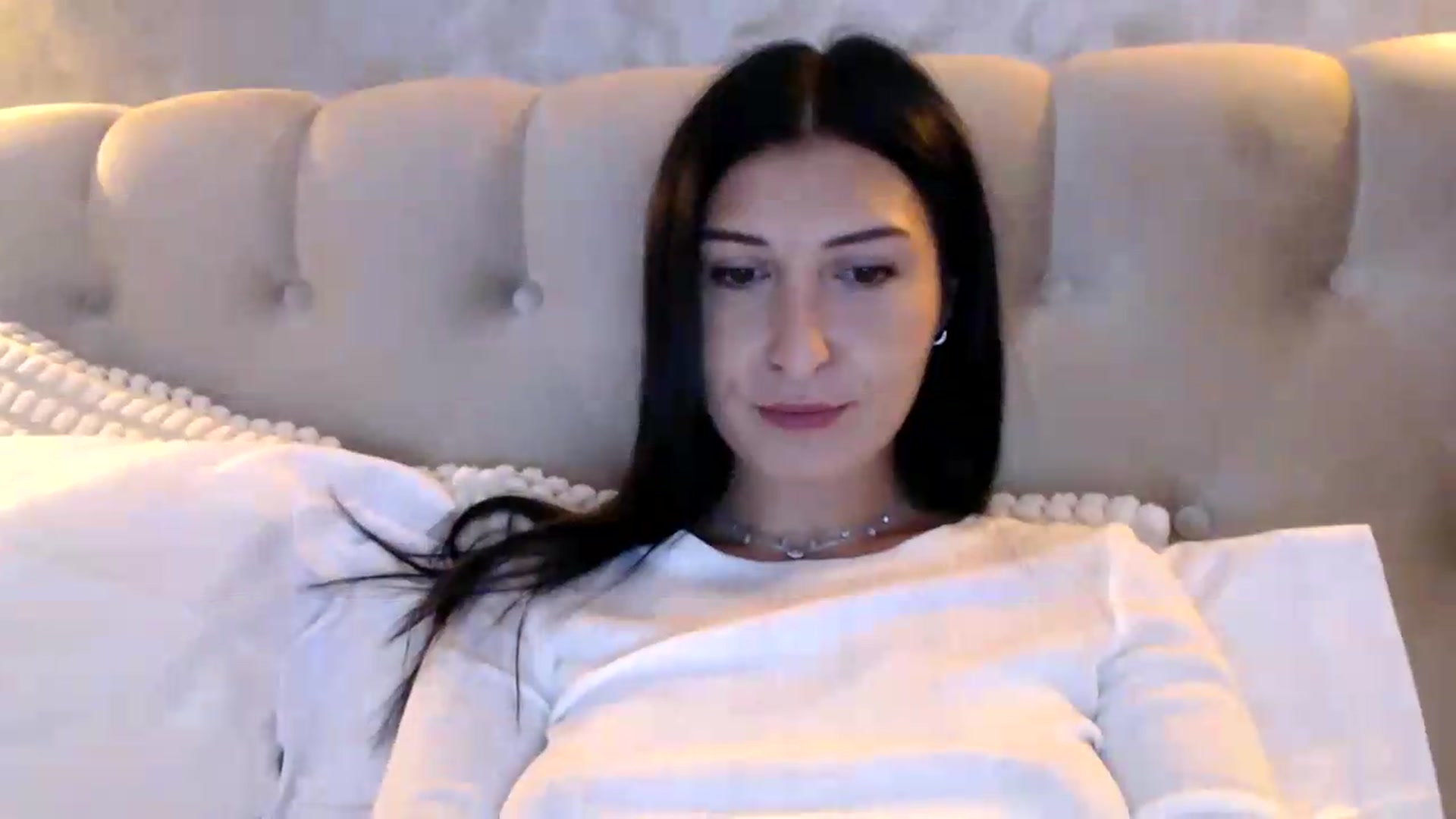 Gallery image thumbnail from ReyInna's myfreecams stream on, 07/22/2026, 08:25 image 4 of 20