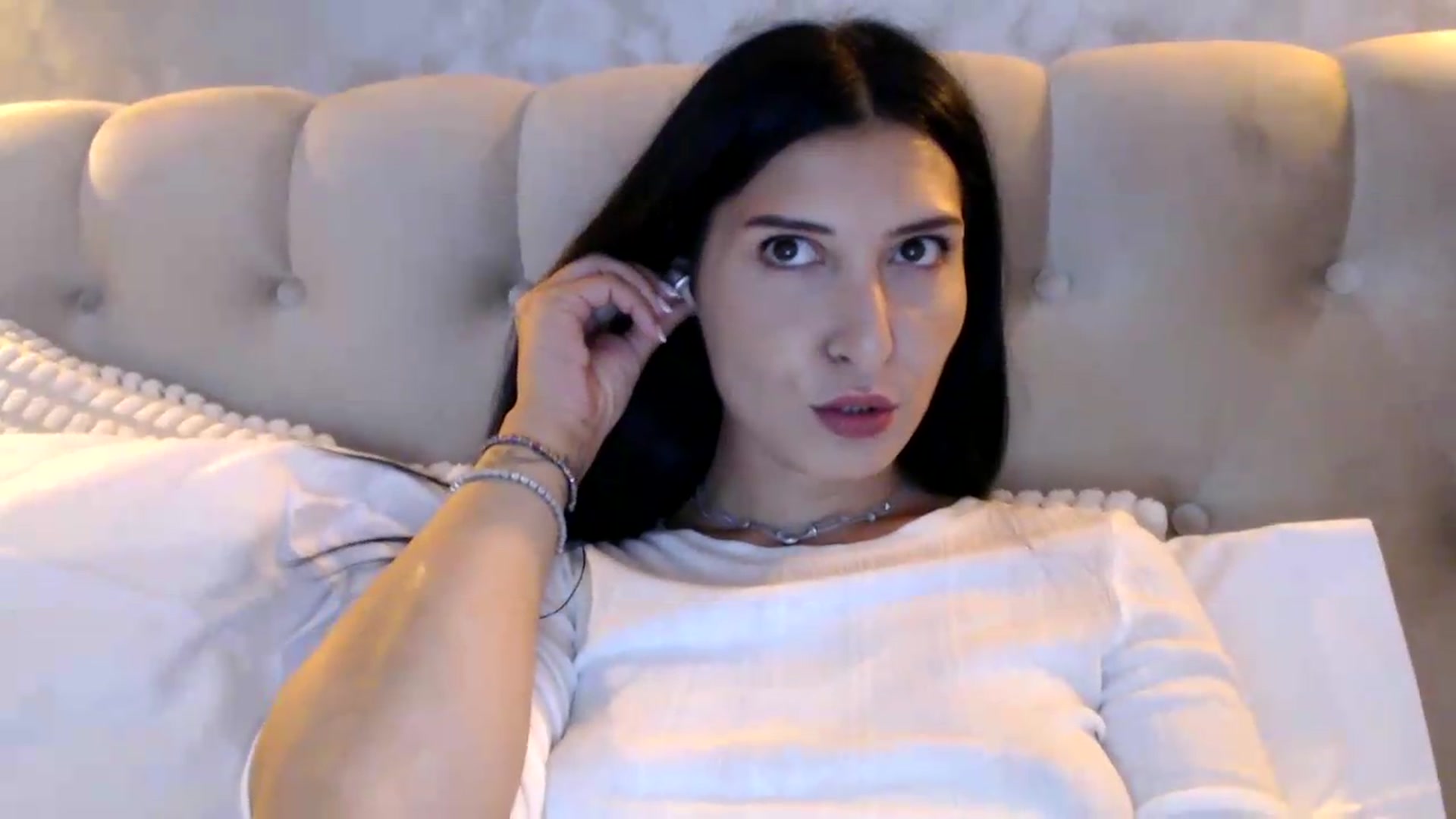Gallery image thumbnail from ReyInna's myfreecams stream on, 07/22/2026, 08:25 image 3 of 20