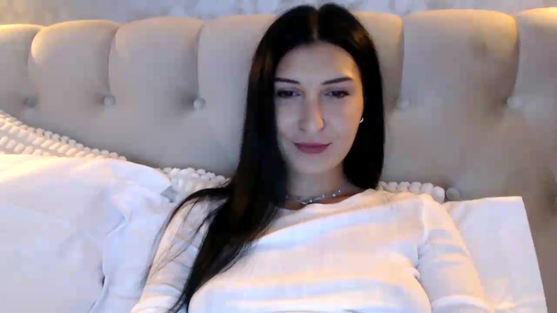 Gallery image thumbnail from ReyInna's myfreecams stream on, 07/22/2026, 08:25 image 2 of 20