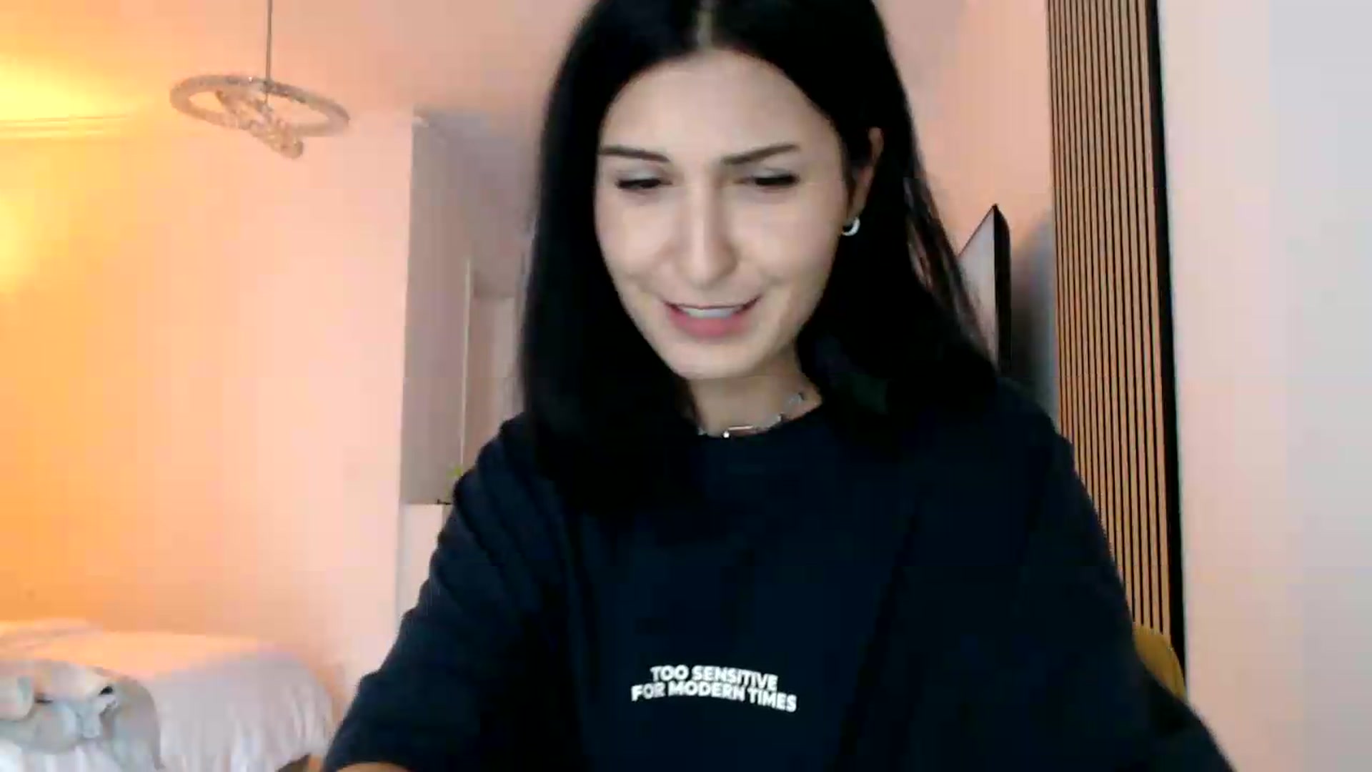 Gallery image thumbnail from ReyInna's myfreecams stream on, 07/22/2026, 08:25 image 18 of 20