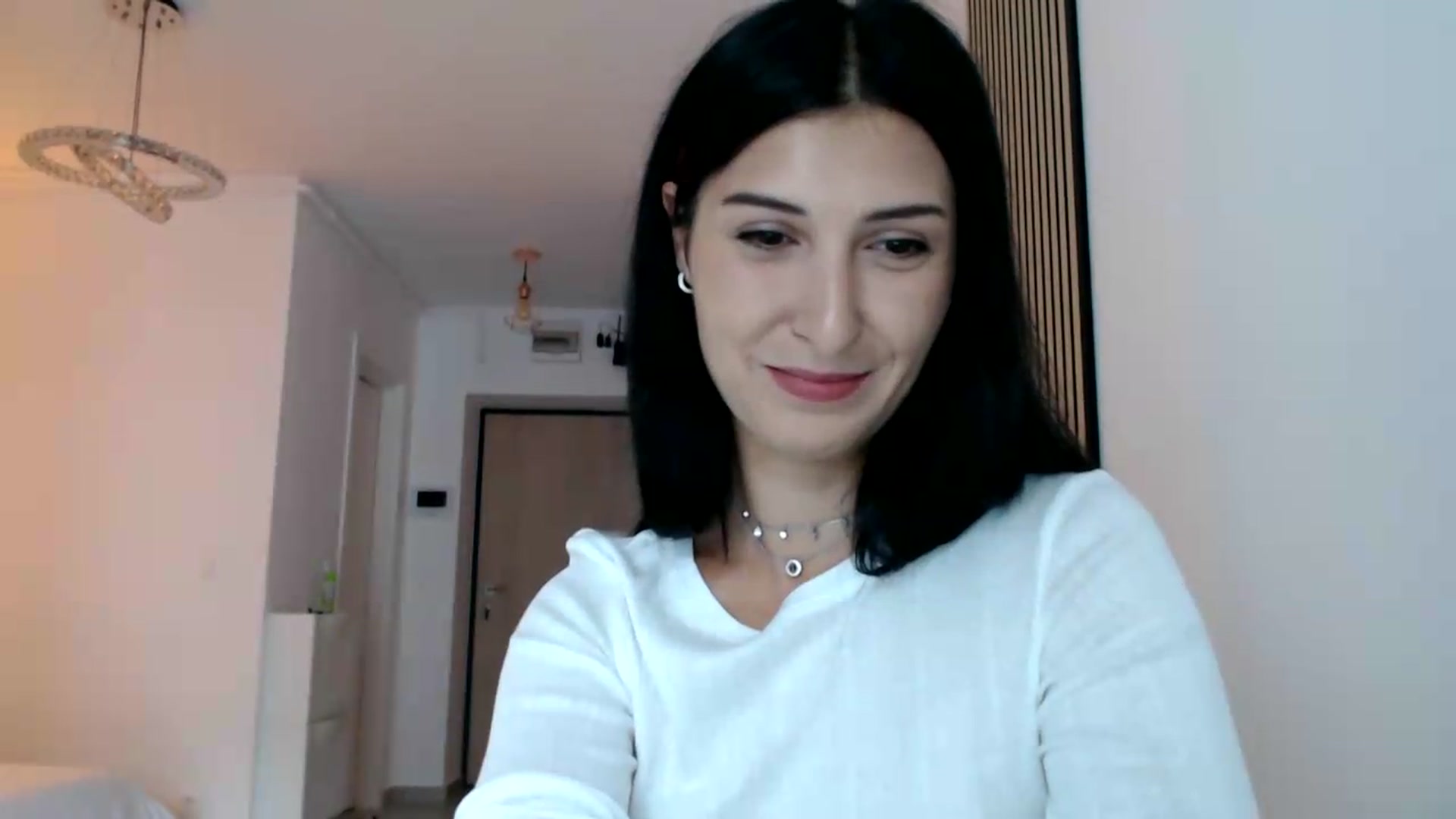 Gallery image thumbnail from ReyInna's myfreecams stream on, 07/22/2026, 08:25 image 12 of 20