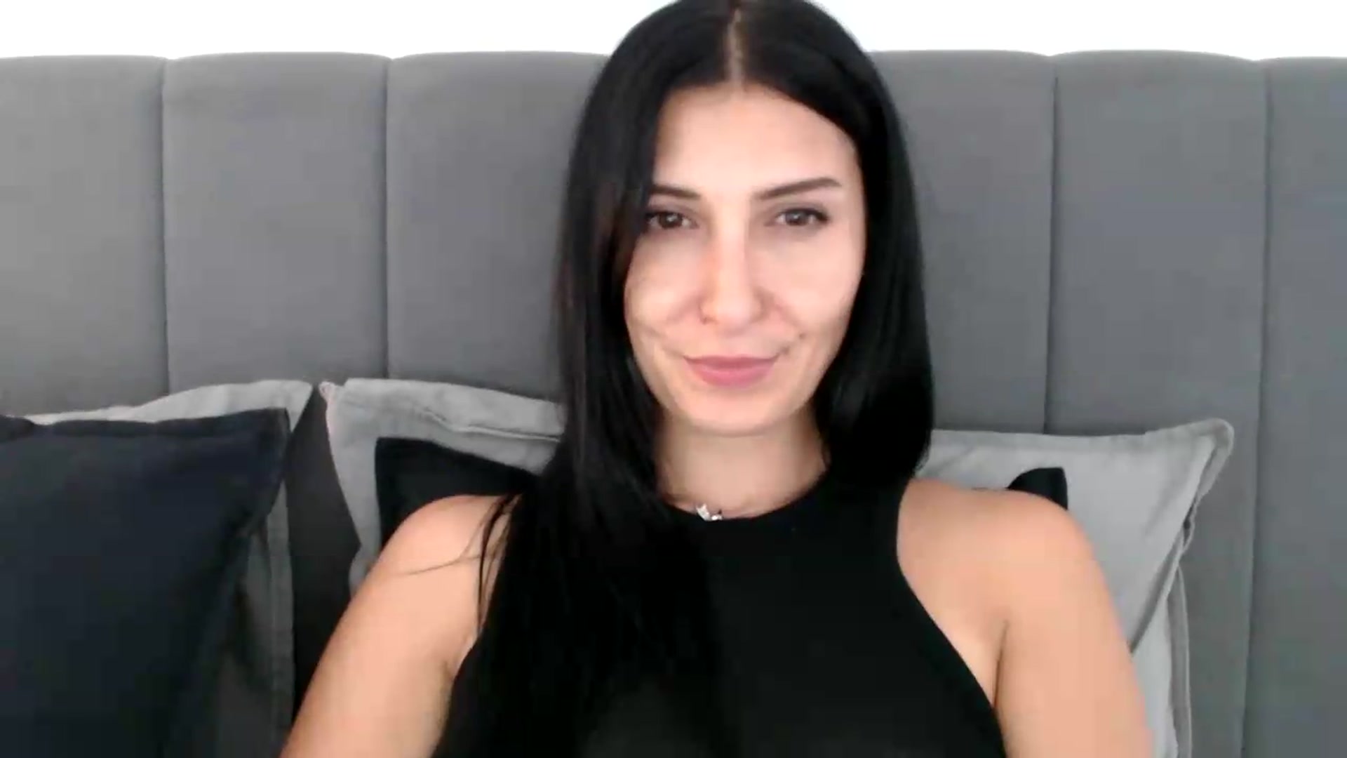 Gallery image thumbnail from ReyInna's myfreecams stream on, 08/11/2026, 16:06 image 12 of 20