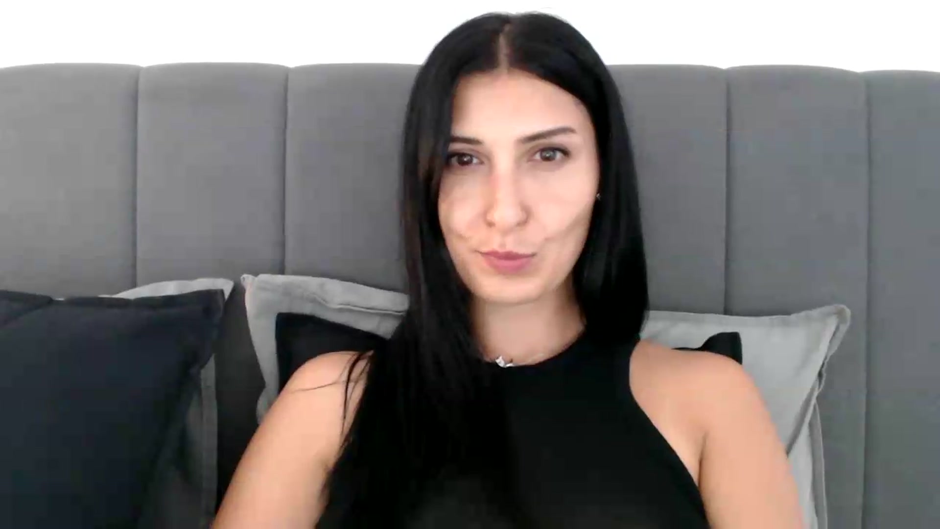 Gallery image thumbnail from ReyInna's myfreecams stream on, 08/11/2026, 16:06 image 14 of 20