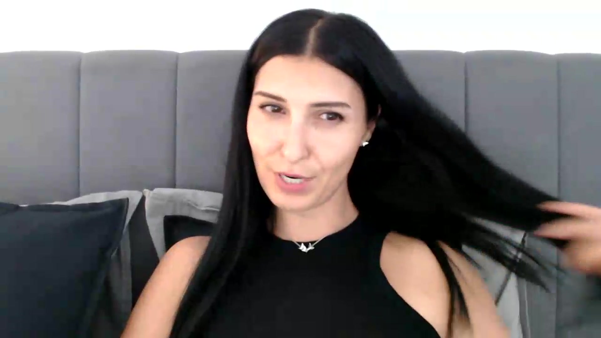 Gallery image thumbnail from ReyInna's myfreecams stream on, 08/11/2026, 16:06 image 4 of 20