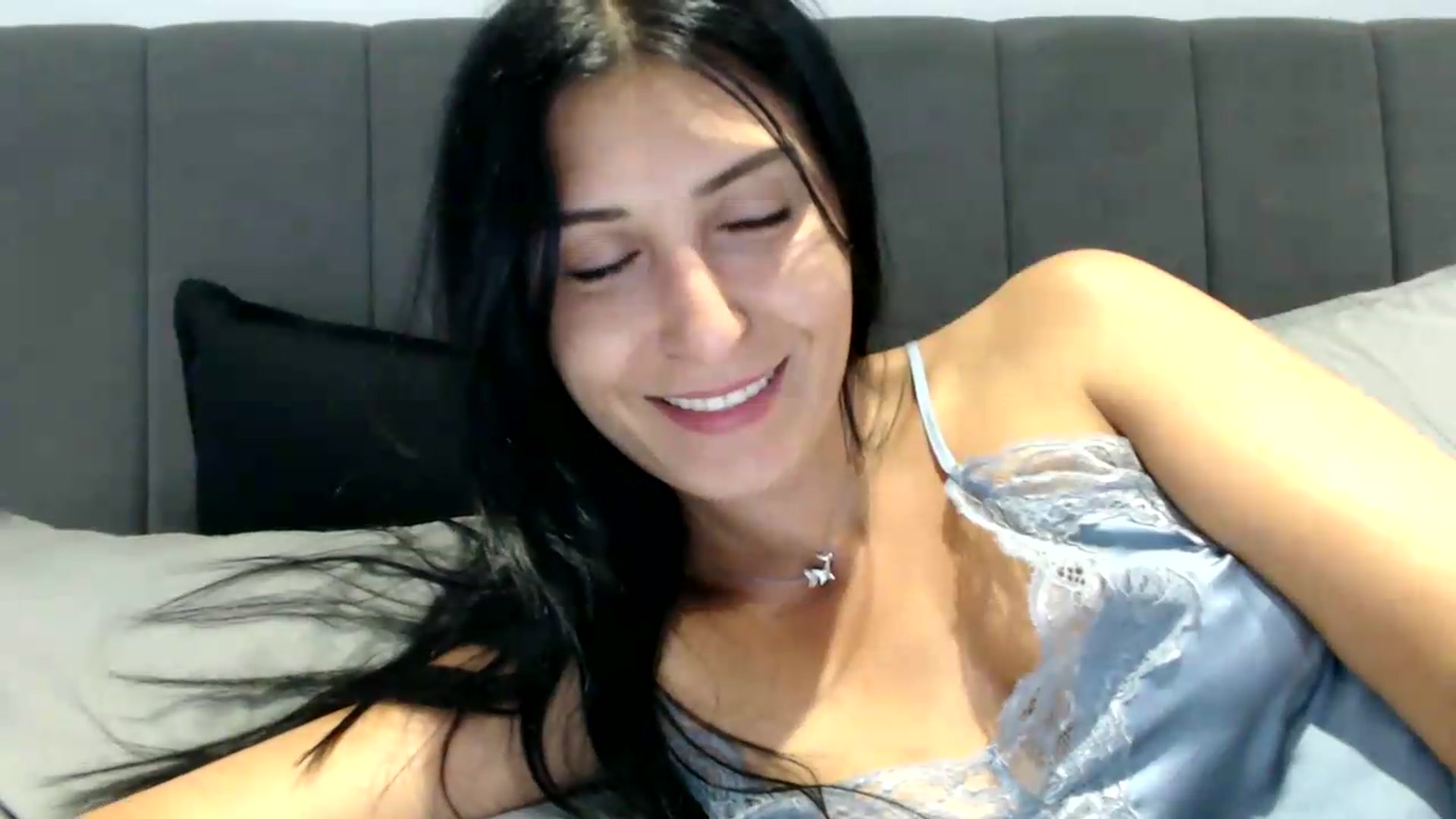 Gallery image thumbnail from ReyInna's myfreecams stream on, 08/11/2026, 17:32 image 13 of 20