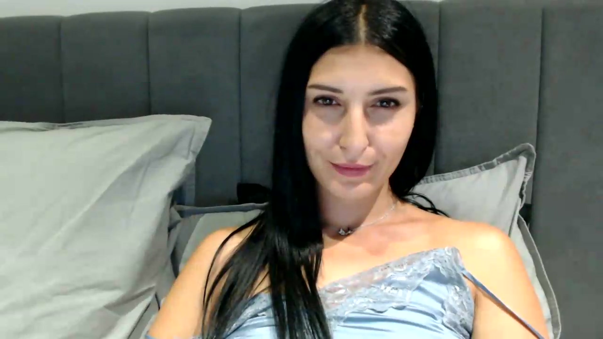 Gallery image thumbnail from ReyInna's myfreecams stream on, 08/11/2026, 18:59 image 16 of 20