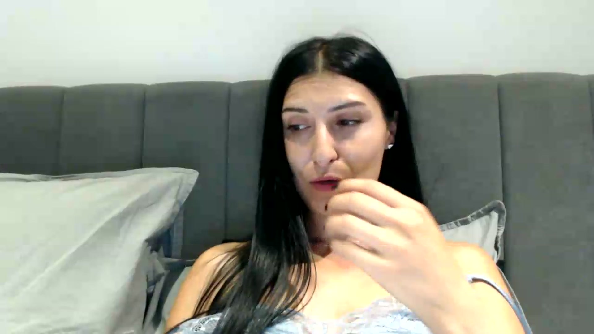 Gallery image thumbnail from ReyInna's myfreecams stream on, 08/11/2026, 18:59 image 4 of 20