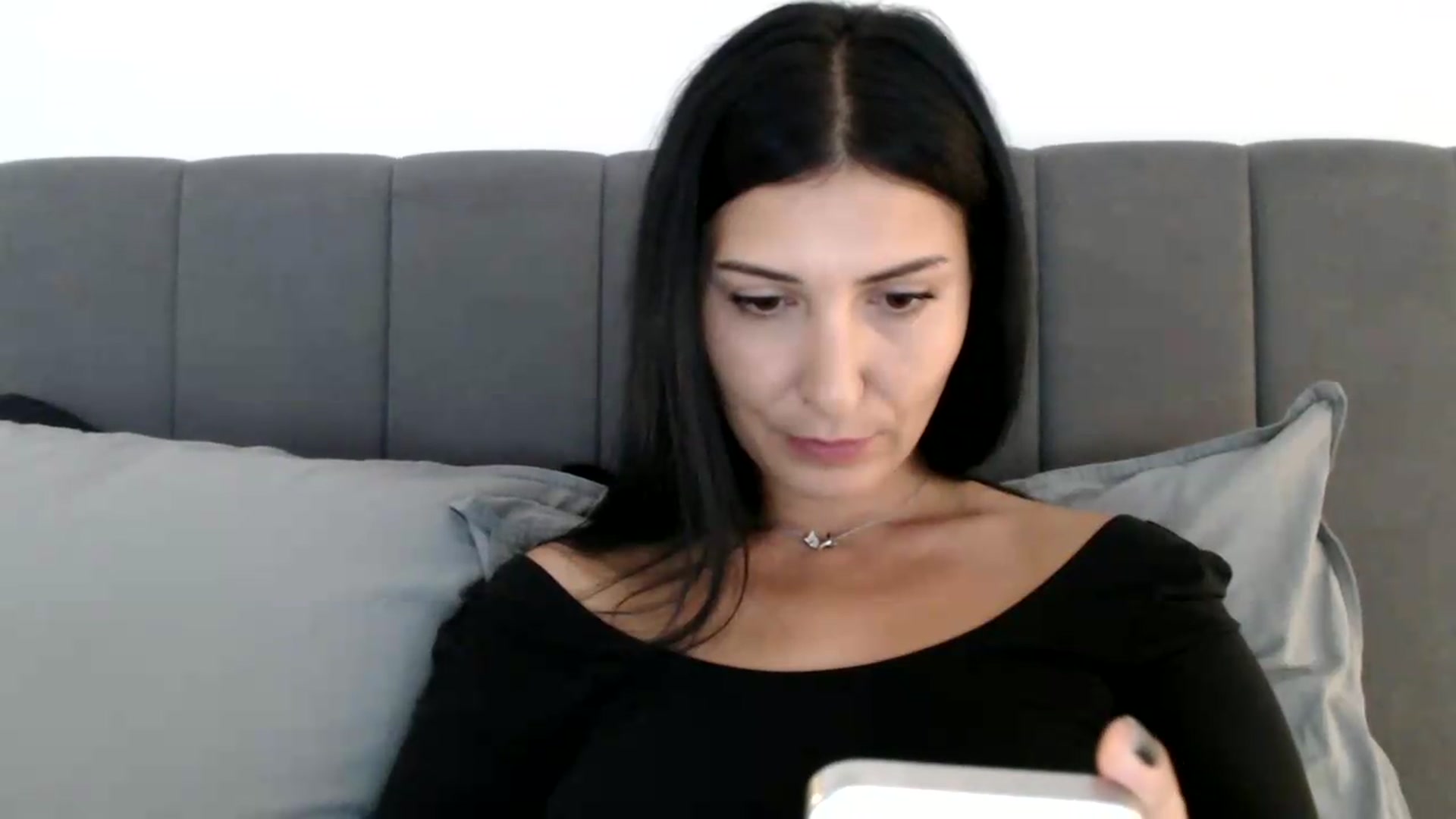 Gallery image thumbnail from ReyInna's myfreecams stream on, 08/13/2026, 08:28 image 15 of 20