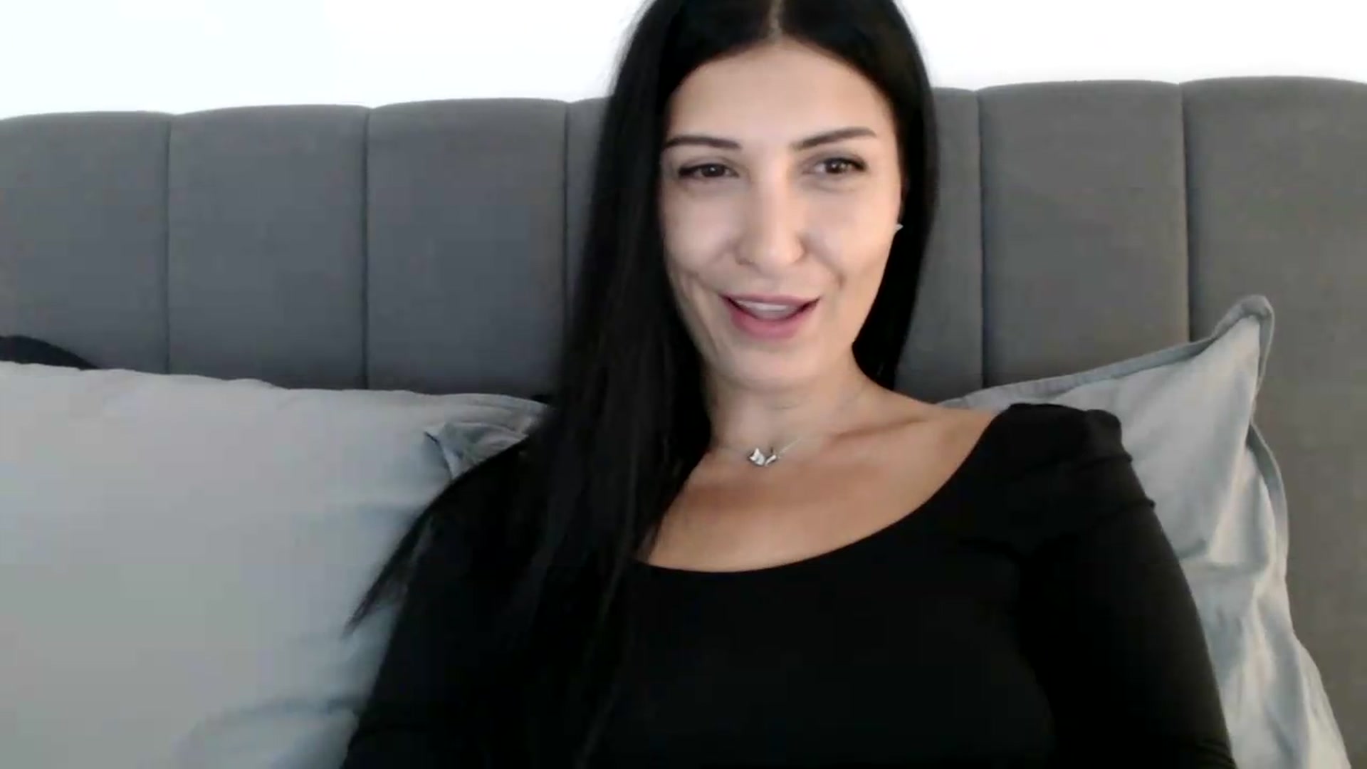 Gallery image thumbnail from ReyInna's myfreecams stream on, 08/13/2026, 08:28 image 19 of 20