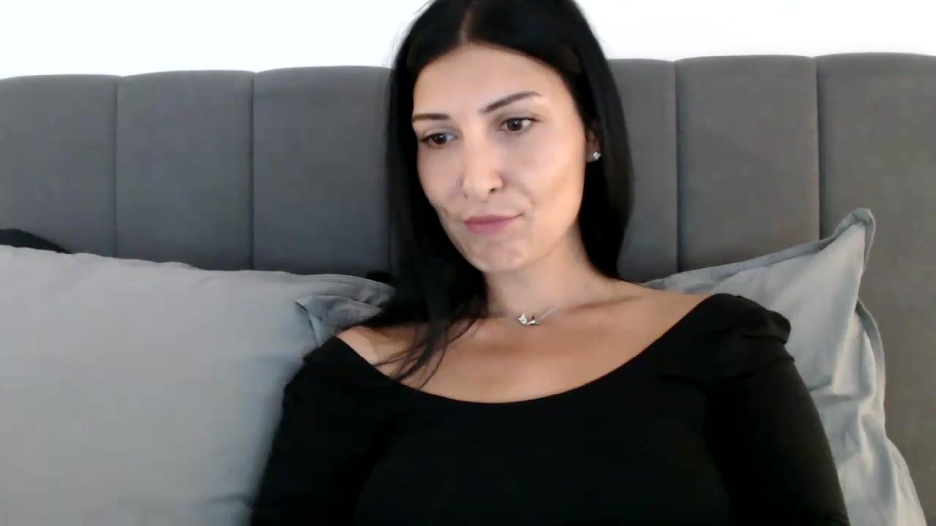 Gallery image thumbnail from ReyInna's myfreecams stream on, 08/13/2026, 08:28 image 13 of 20