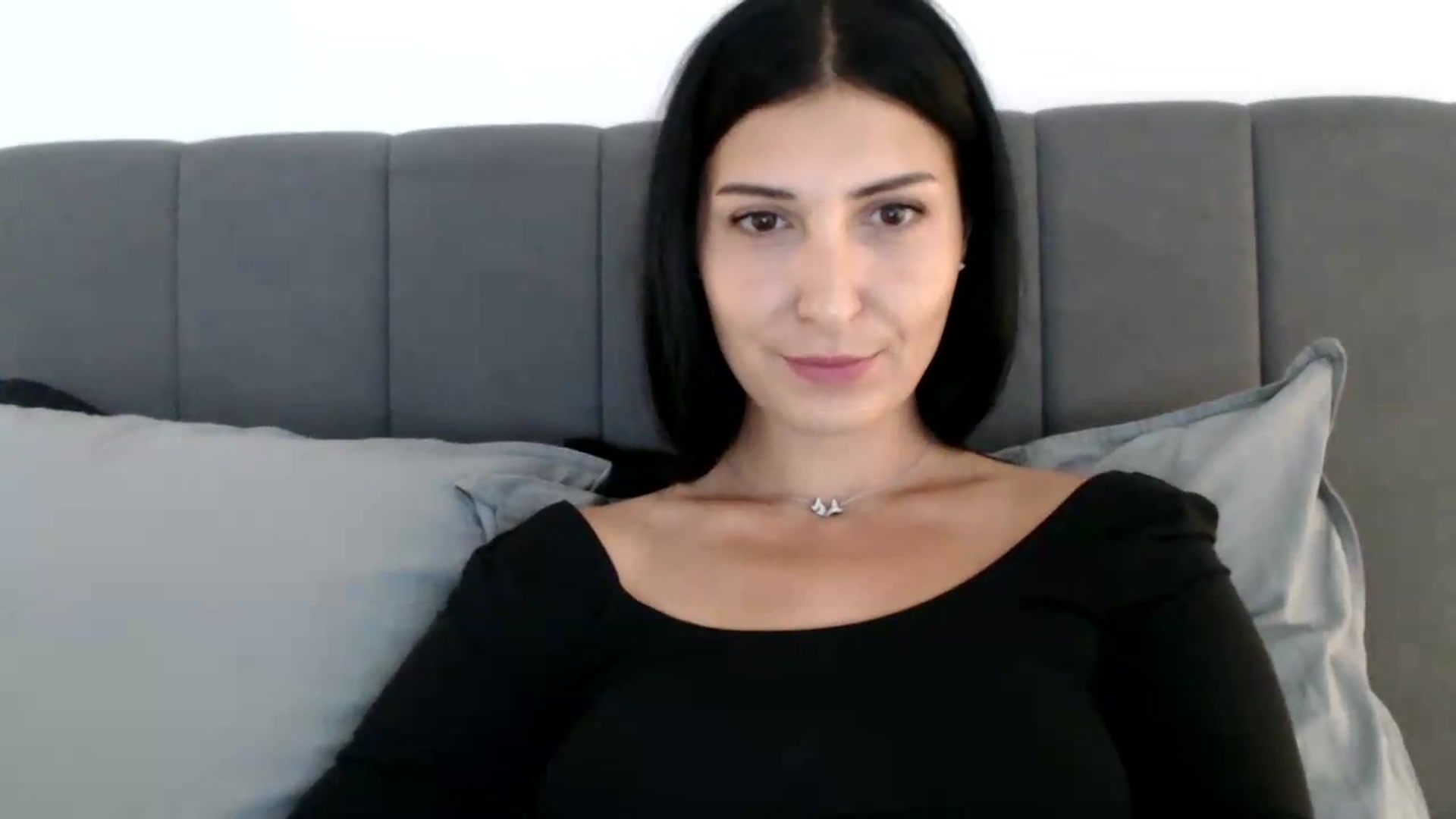 Gallery image thumbnail from ReyInna's myfreecams stream on, 08/13/2026, 08:28 image 16 of 20