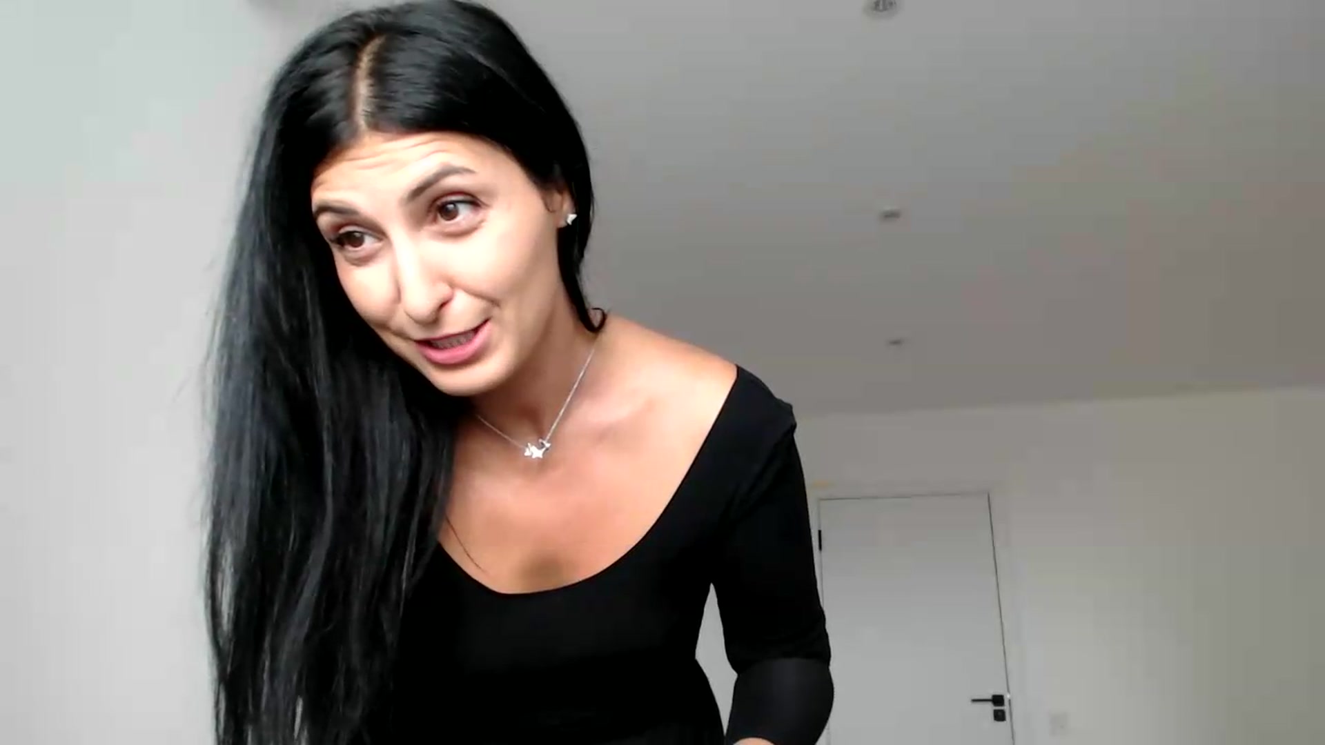 Gallery image thumbnail from ReyInna's myfreecams stream on, 08/13/2026, 09:22 image 11 of 20