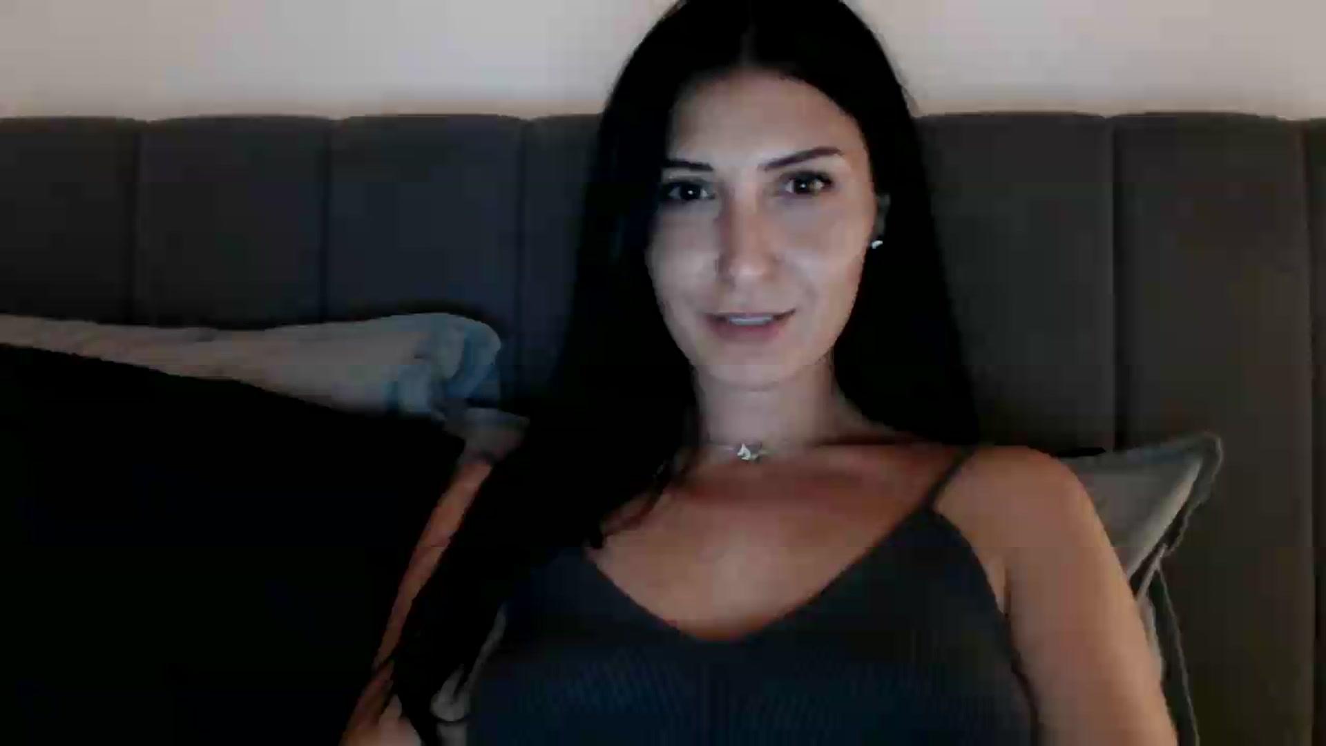Gallery image thumbnail from ReyInna's myfreecams stream on, 08/13/2026, 18:08 image 1 of 20