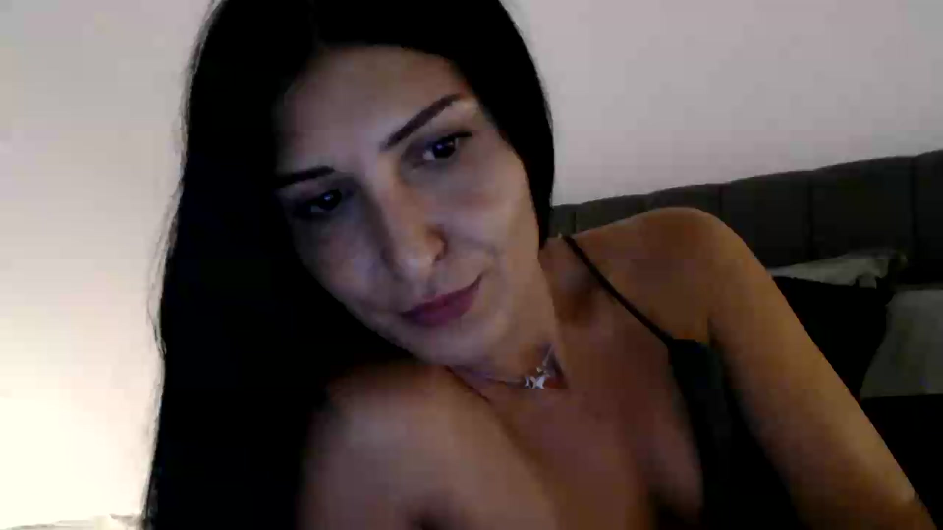 Gallery image thumbnail from ReyInna's myfreecams stream on, 08/13/2026, 18:08 image 18 of 20