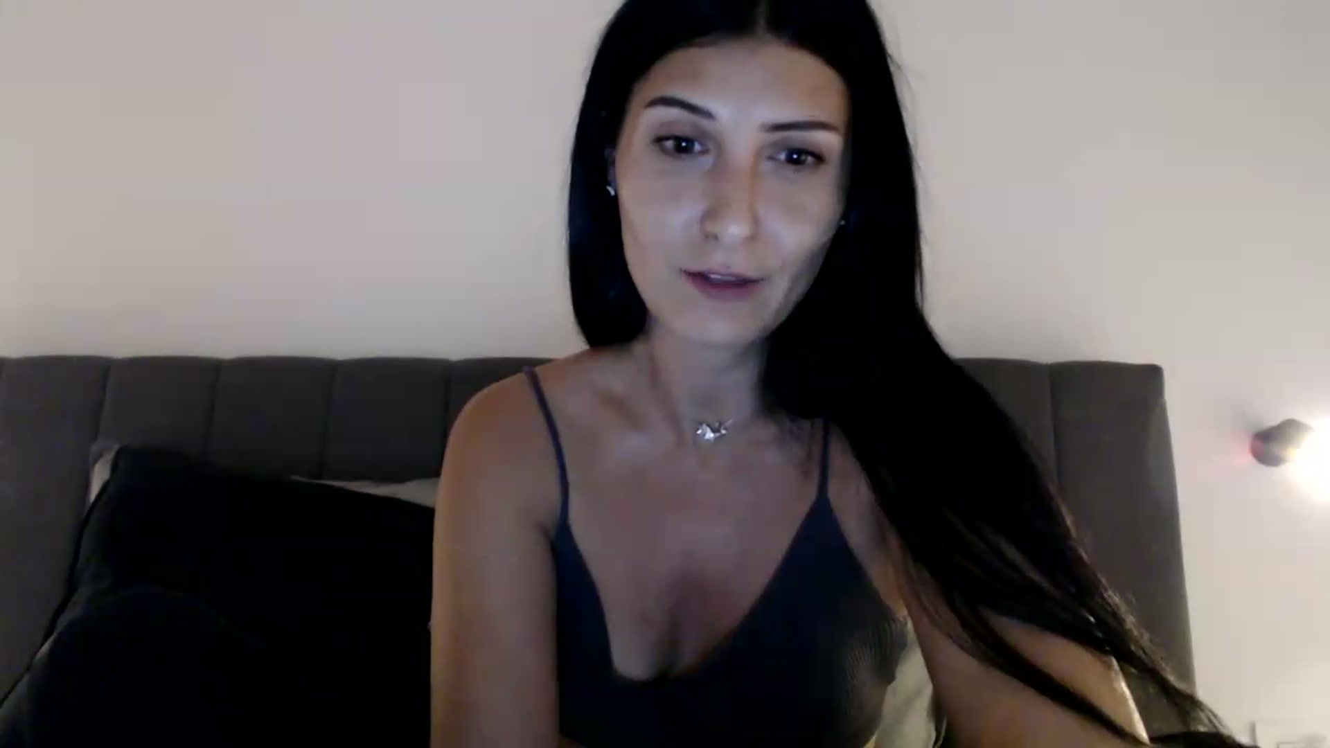 Gallery image thumbnail from ReyInna's myfreecams stream on, 08/13/2026, 18:08 image 11 of 20