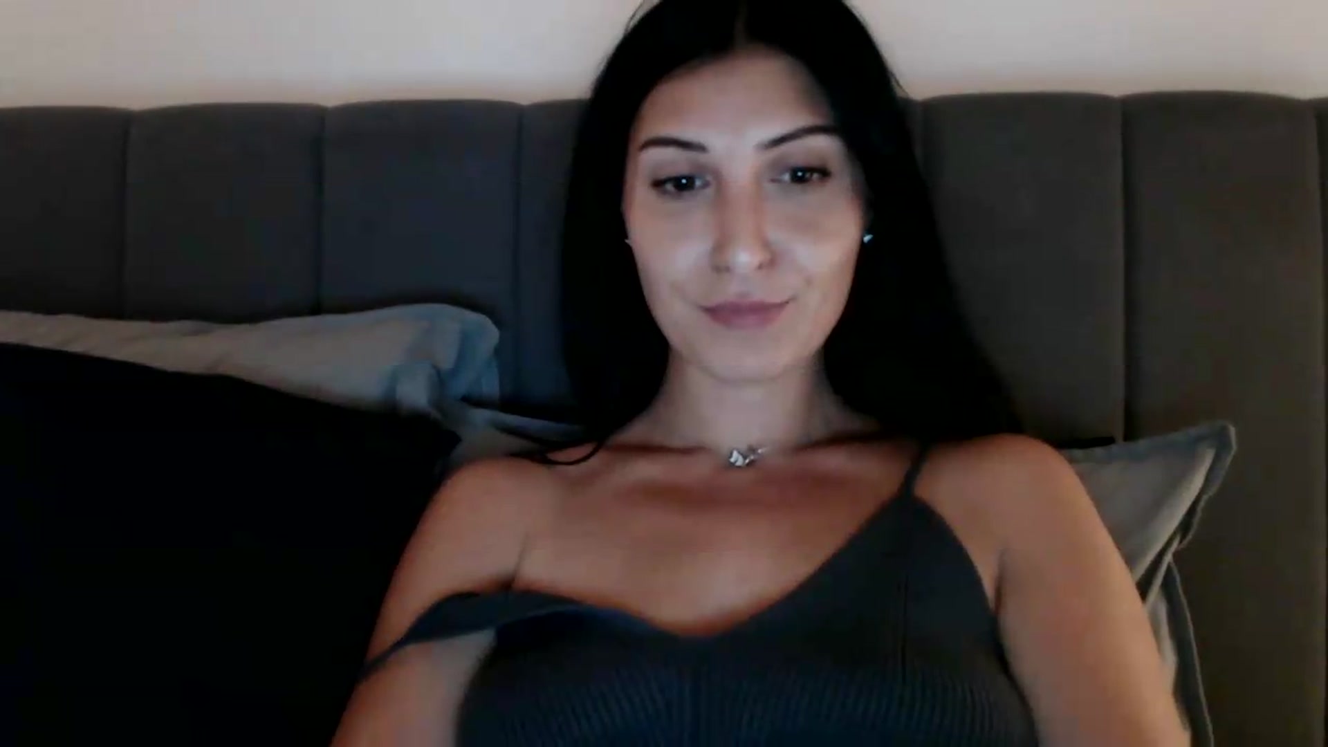 Gallery image thumbnail from ReyInna's myfreecams stream on, 08/13/2026, 18:08 image 4 of 20