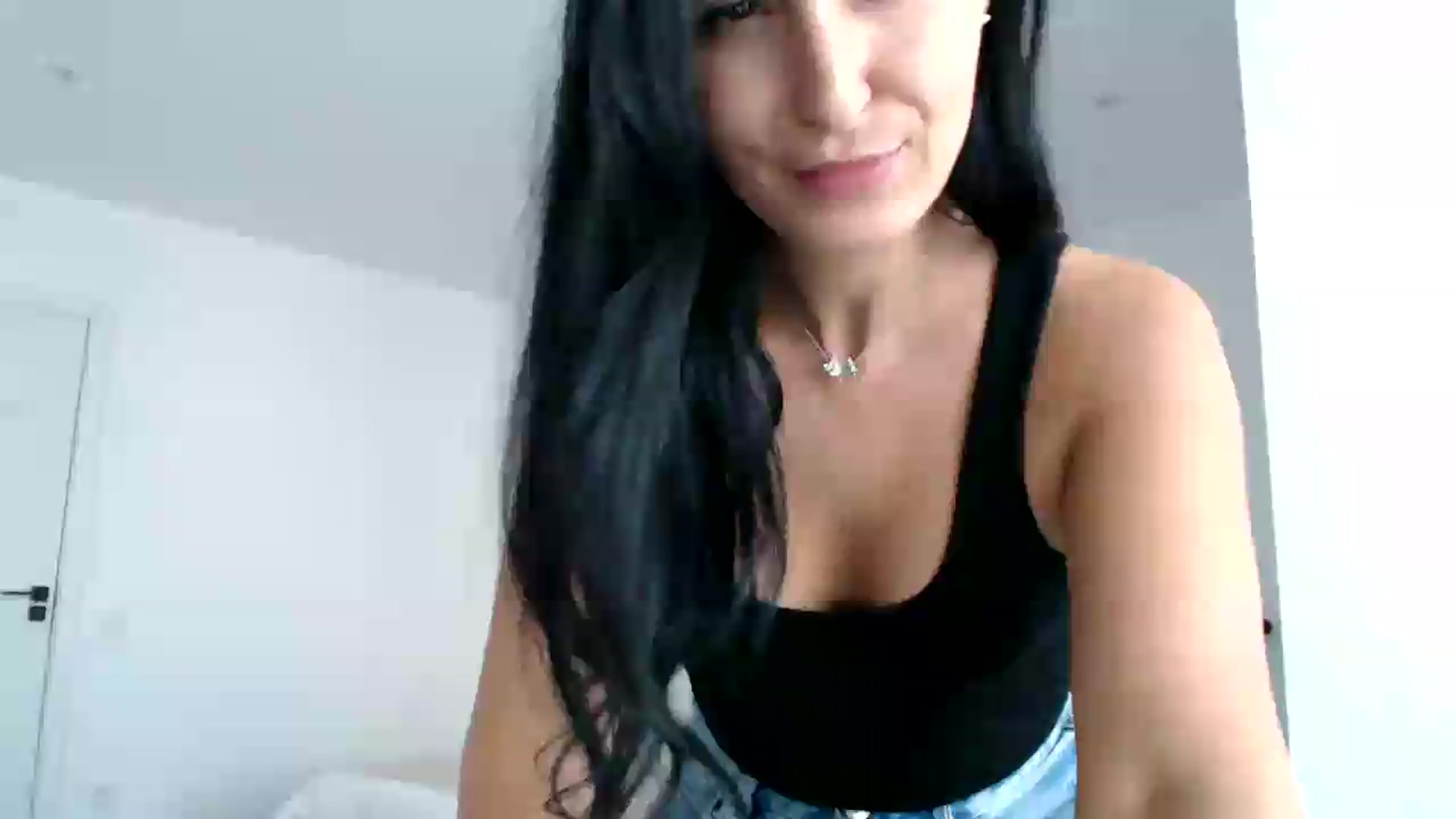 Gallery image thumbnail from ReyInna's myfreecams stream on, 08/17/2026, 16:12 image 16 of 20