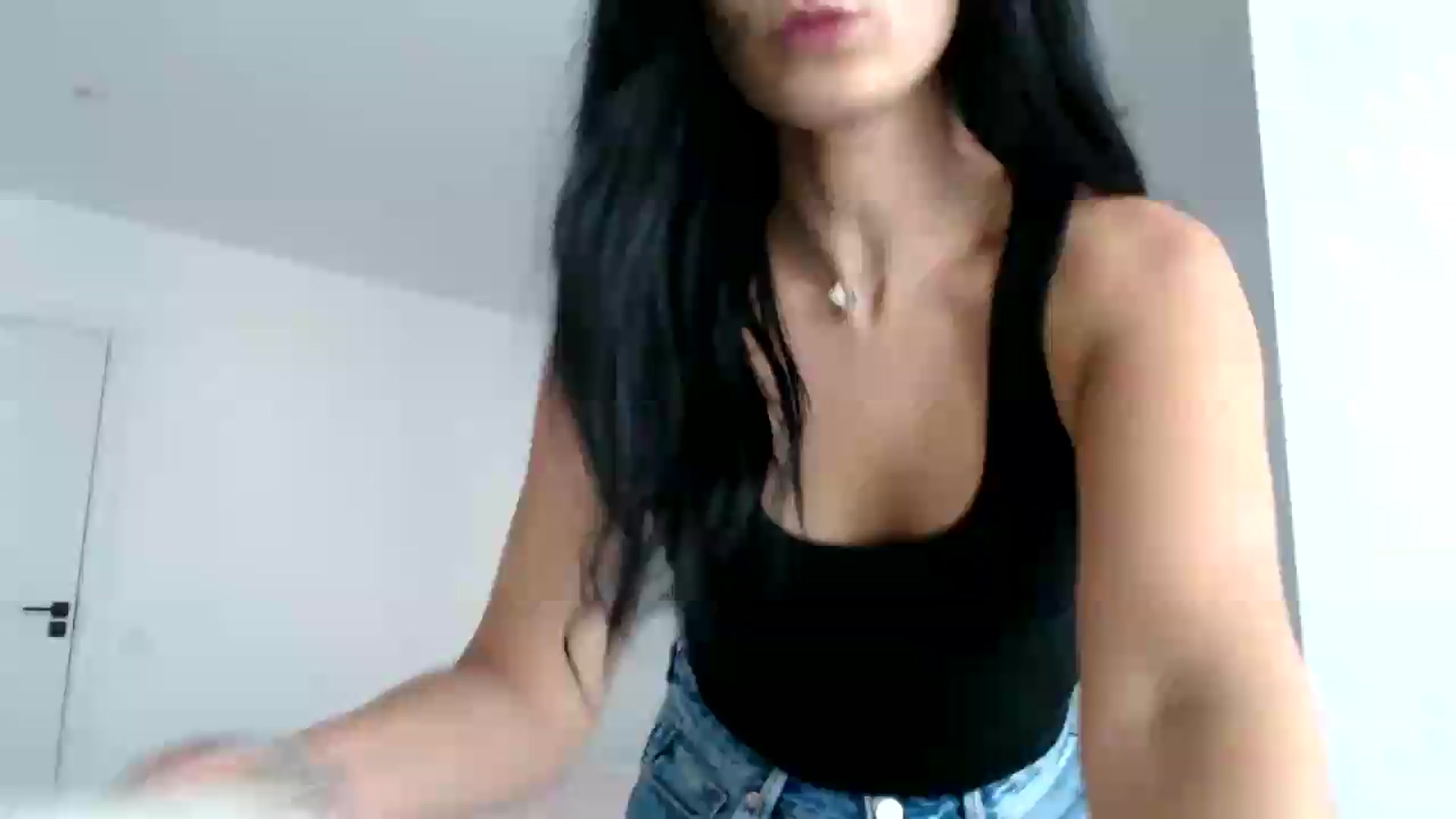 Gallery image thumbnail from ReyInna's myfreecams stream on, 08/17/2026, 16:12 image 8 of 20