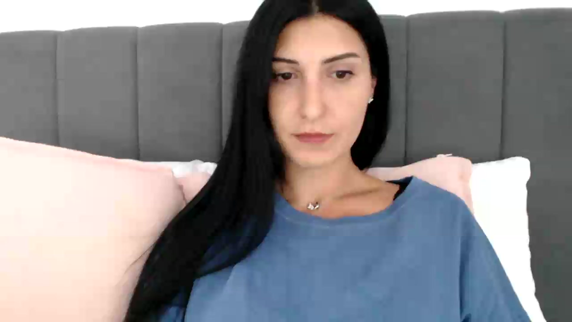 Gallery image thumbnail from ReyInna's myfreecams stream on, 08/19/2026, 13:10 image 10 of 20