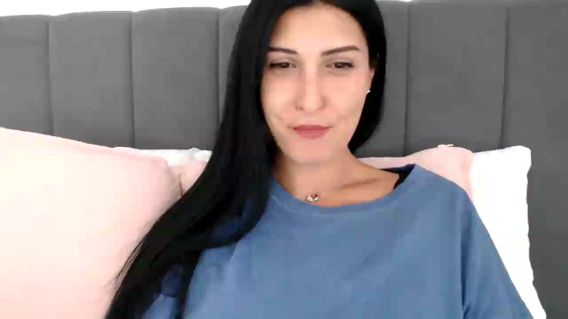 Gallery image thumbnail from ReyInna's myfreecams stream on, 08/19/2026, 13:10 image 9 of 20