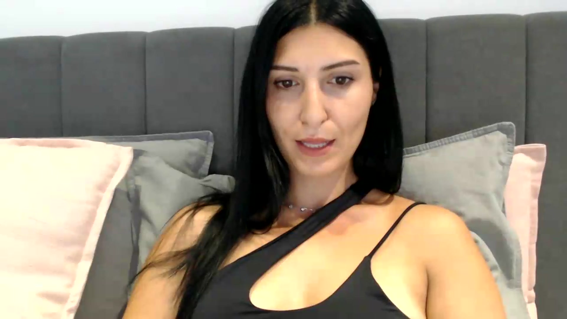 Gallery image thumbnail from ReyInna's myfreecams stream on, 08/24/2026, 10:32 image 14 of 20