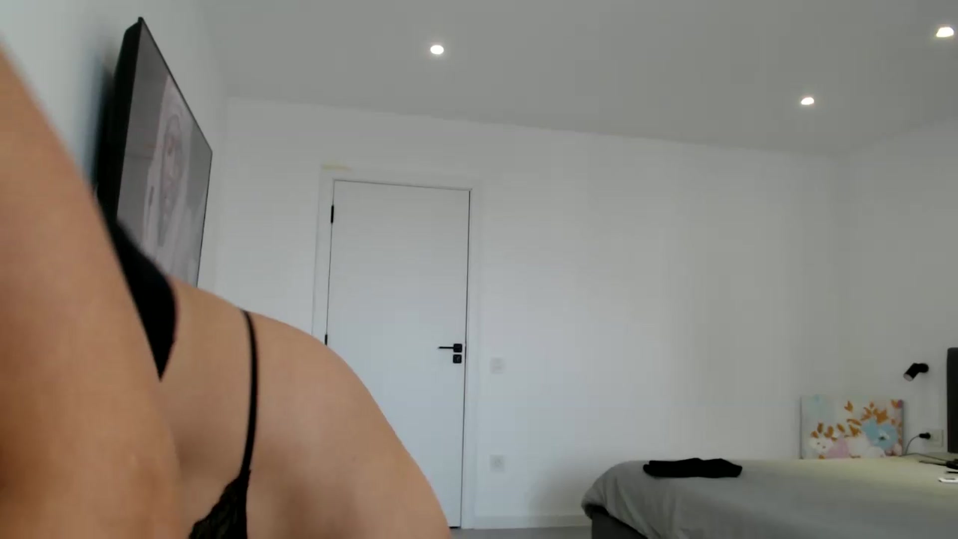 Gallery image thumbnail from ReyInna's myfreecams stream on, 08/24/2026, 11:42 image 4 of 20