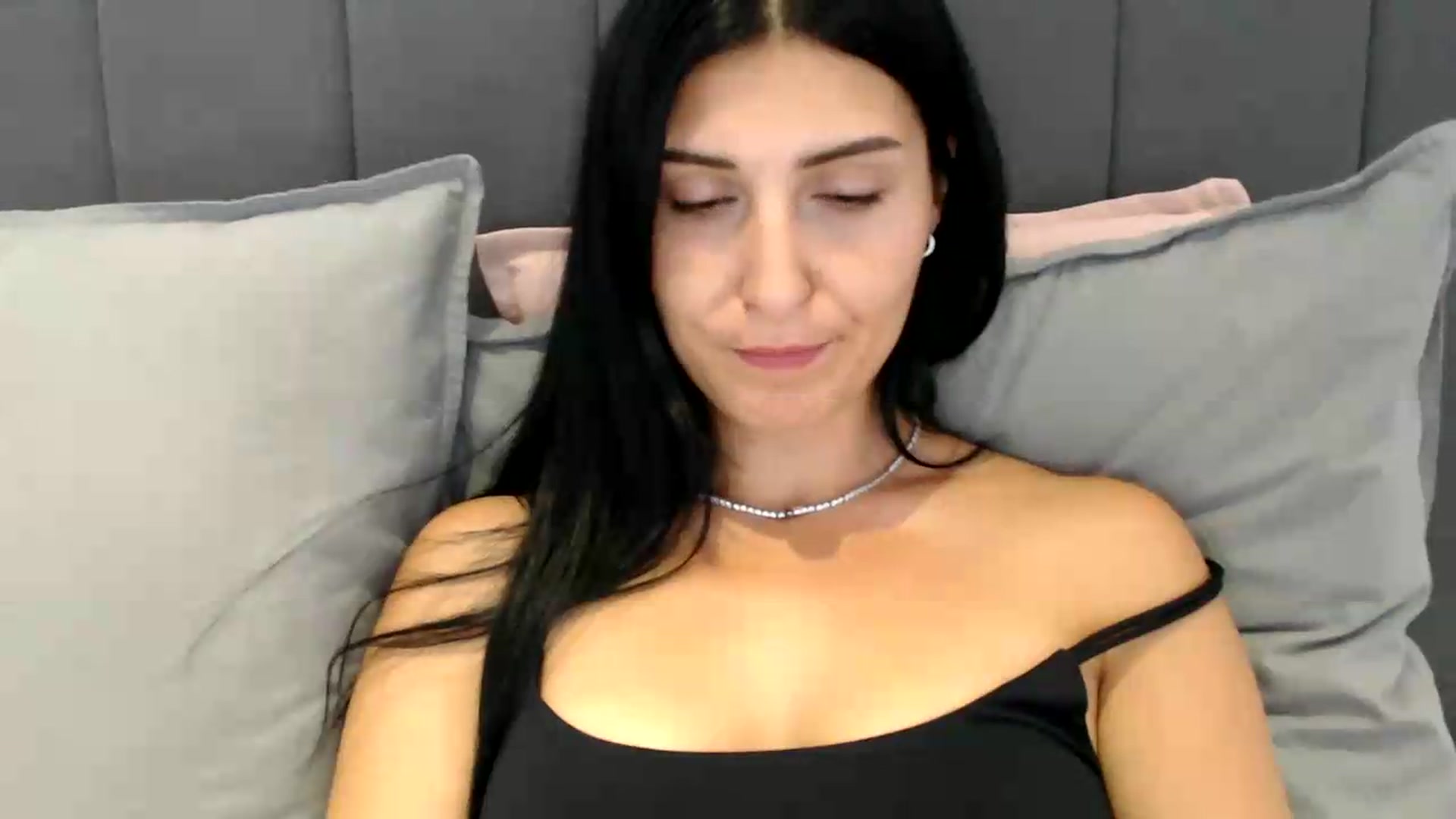 Gallery image thumbnail from ReyInna's myfreecams stream on, 08/25/2026, 12:48 image 19 of 20