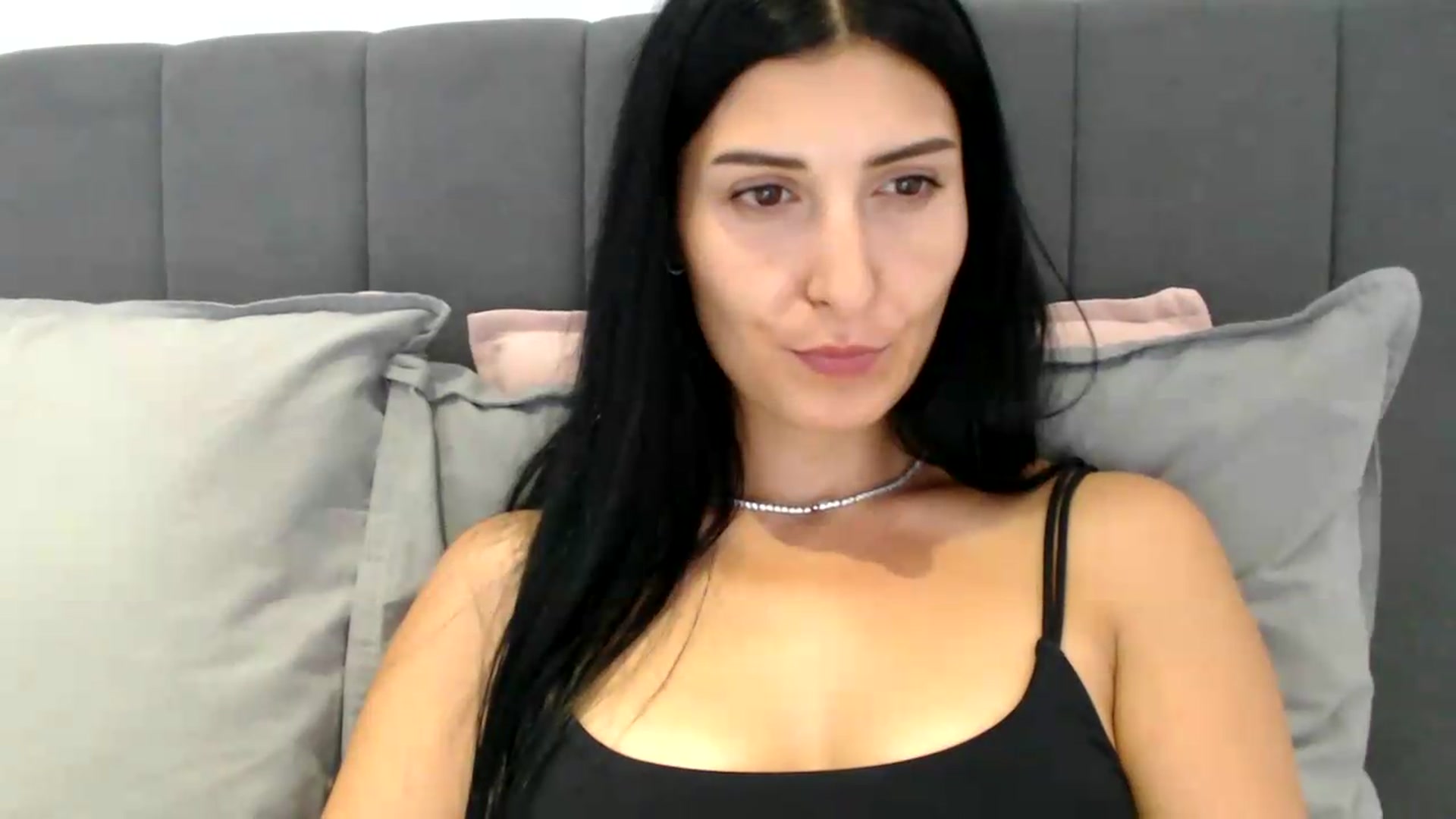 Gallery image thumbnail from ReyInna's myfreecams stream on, 08/25/2026, 12:48 image 15 of 20