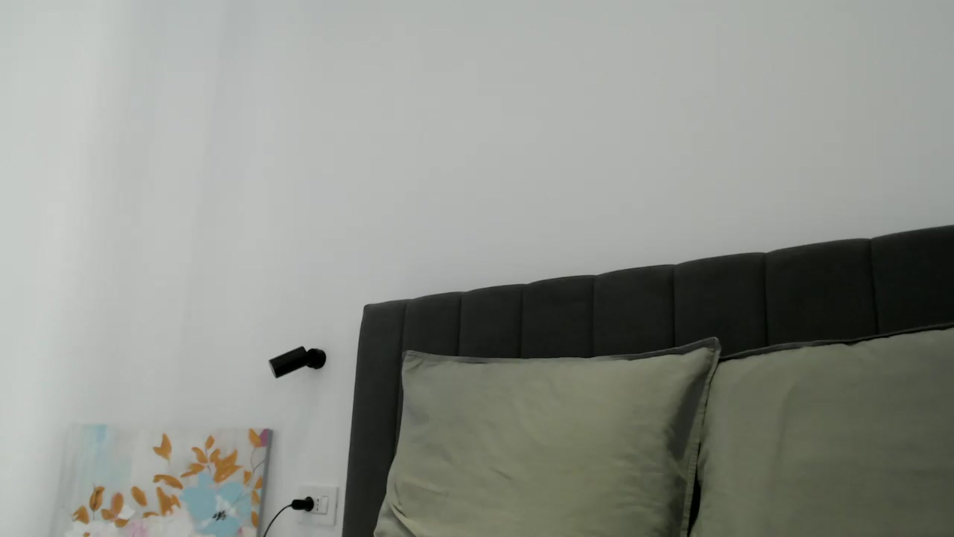Gallery image thumbnail from ReyInna's myfreecams stream on, 08/25/2026, 12:48 image 6 of 20