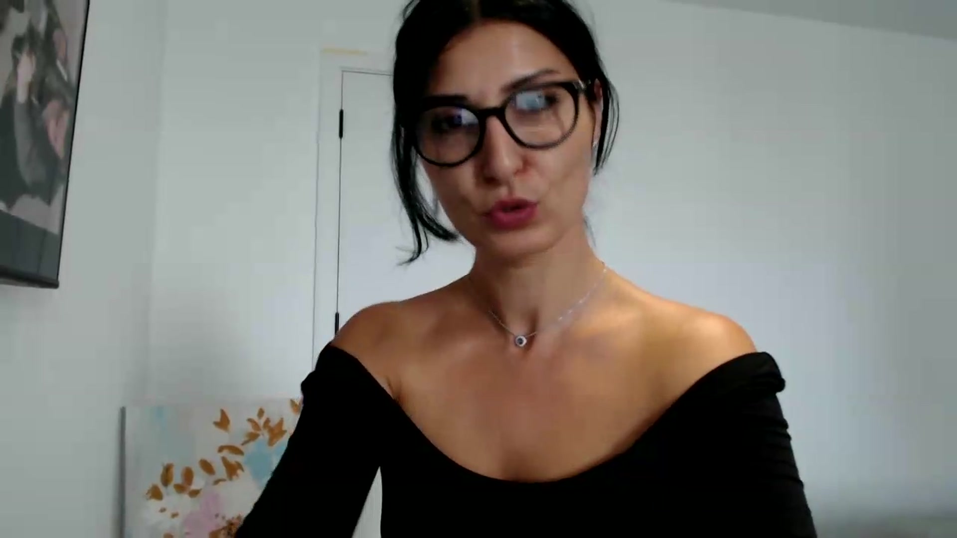 Gallery image thumbnail from ReyInna's myfreecams stream on, 08/27/2026, 11:40 image 5 of 20