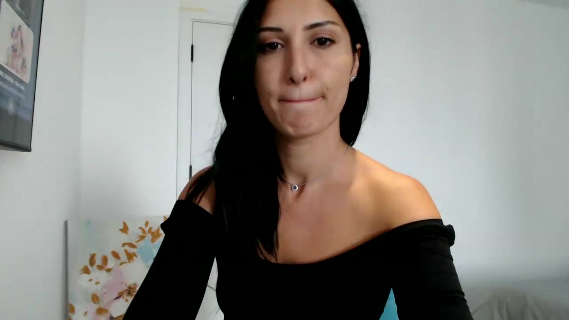 Gallery image thumbnail from ReyInna's myfreecams stream on, 08/27/2026, 11:40 image 10 of 20