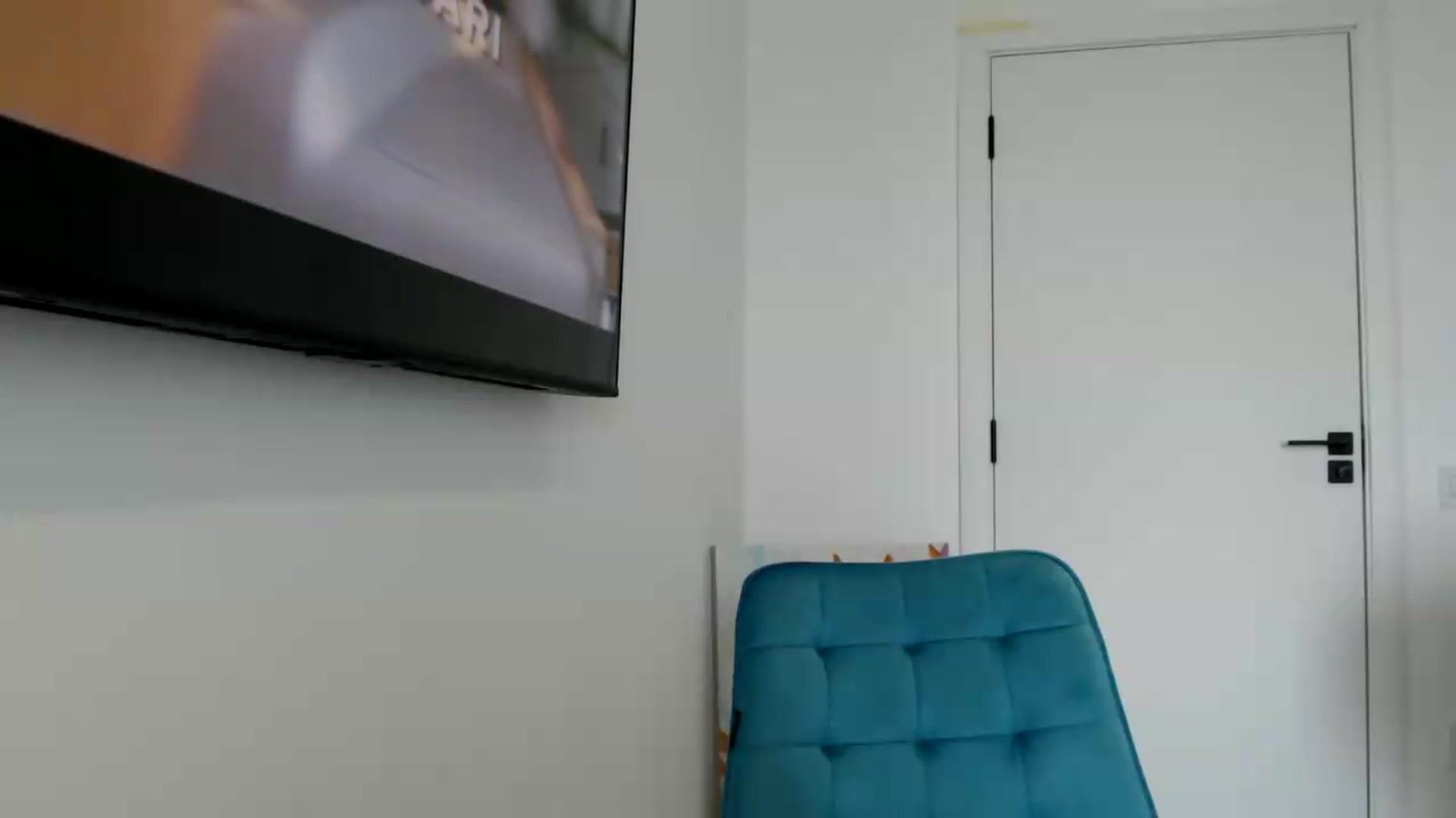 Gallery image thumbnail from ReyInna's myfreecams stream on, 08/27/2026, 12:19 image 9 of 20