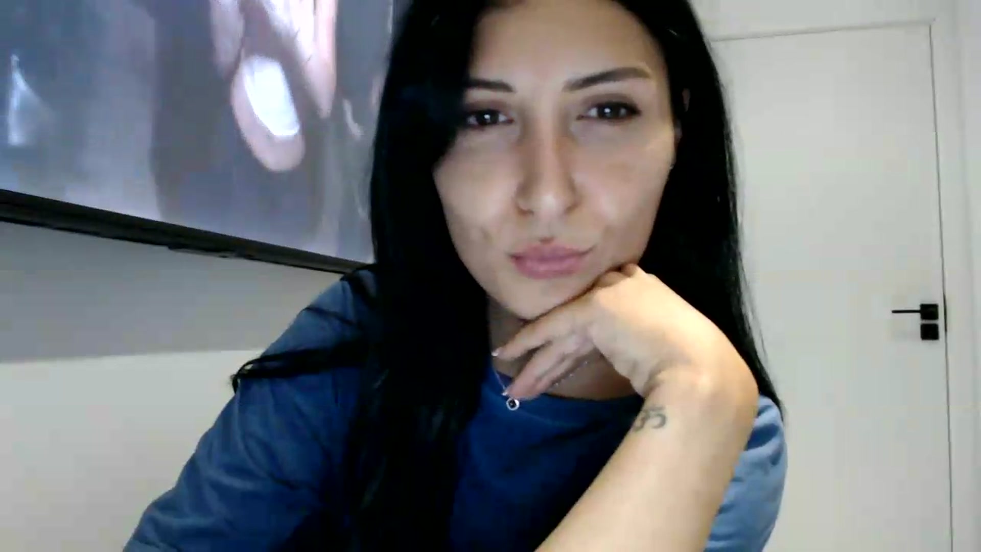 Gallery image thumbnail from ReyInna's myfreecams stream on, 08/27/2026, 19:41 image 13 of 20