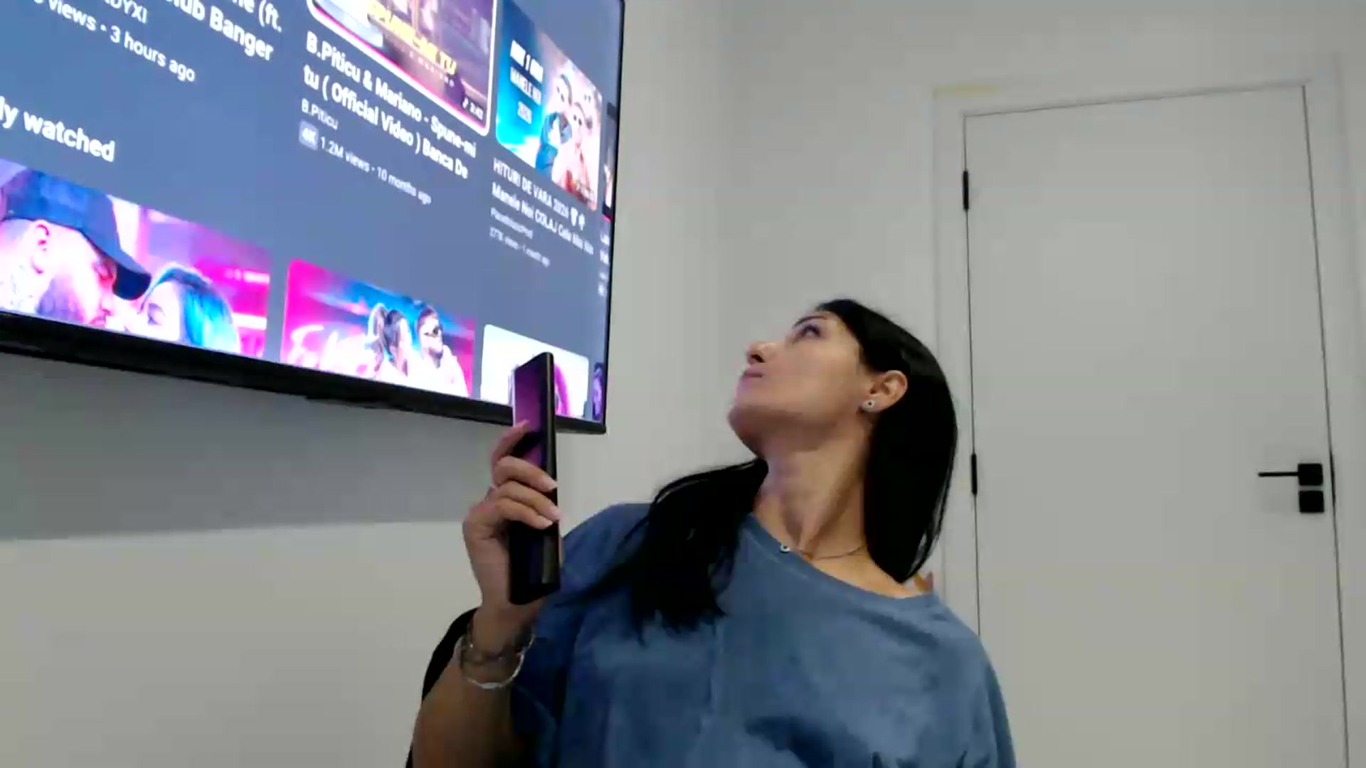 Gallery image thumbnail from ReyInna's myfreecams stream on, 08/27/2026, 19:41 image 5 of 20