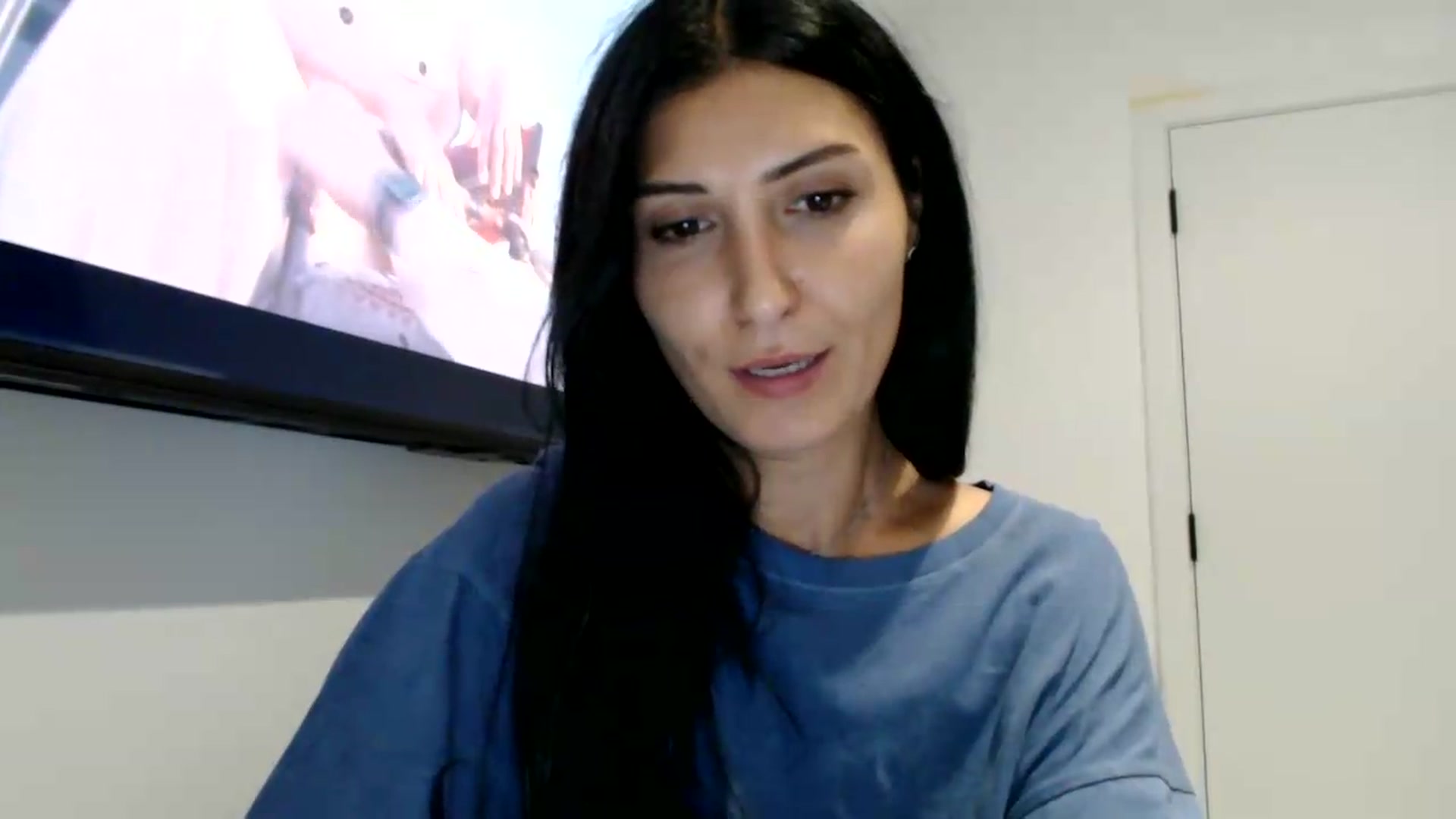 Gallery image thumbnail from ReyInna's myfreecams stream on, 08/27/2026, 19:41 image 18 of 20
