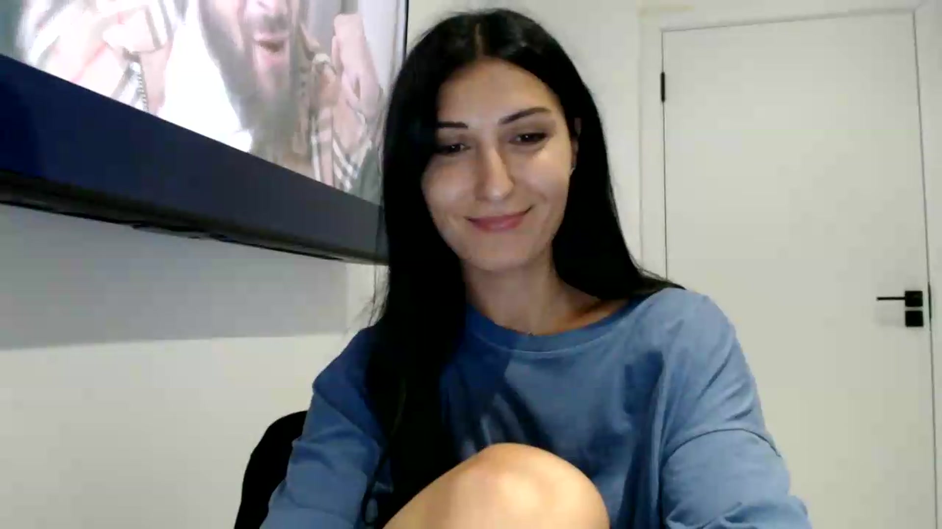 Gallery image thumbnail from ReyInna's myfreecams stream on, 08/27/2026, 19:41 image 11 of 20
