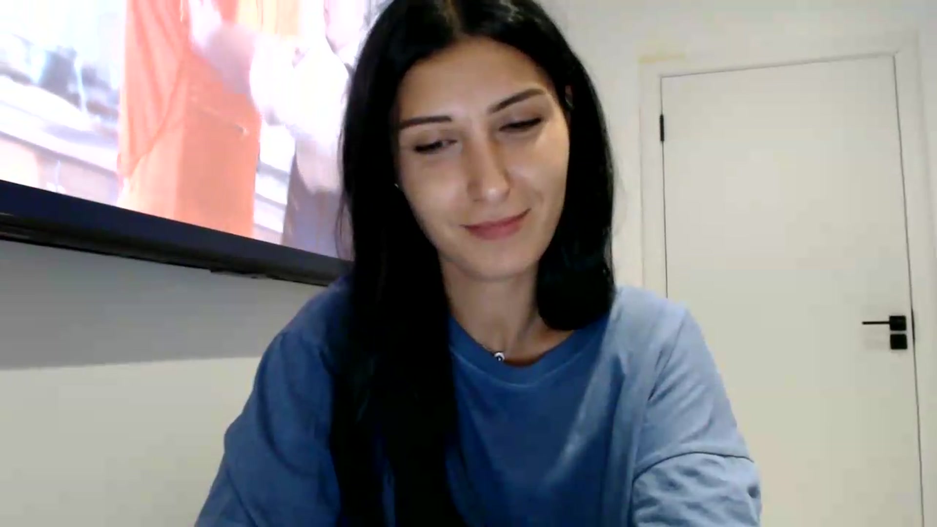 Gallery image thumbnail from ReyInna's myfreecams stream on, 08/27/2026, 19:41 image 4 of 20