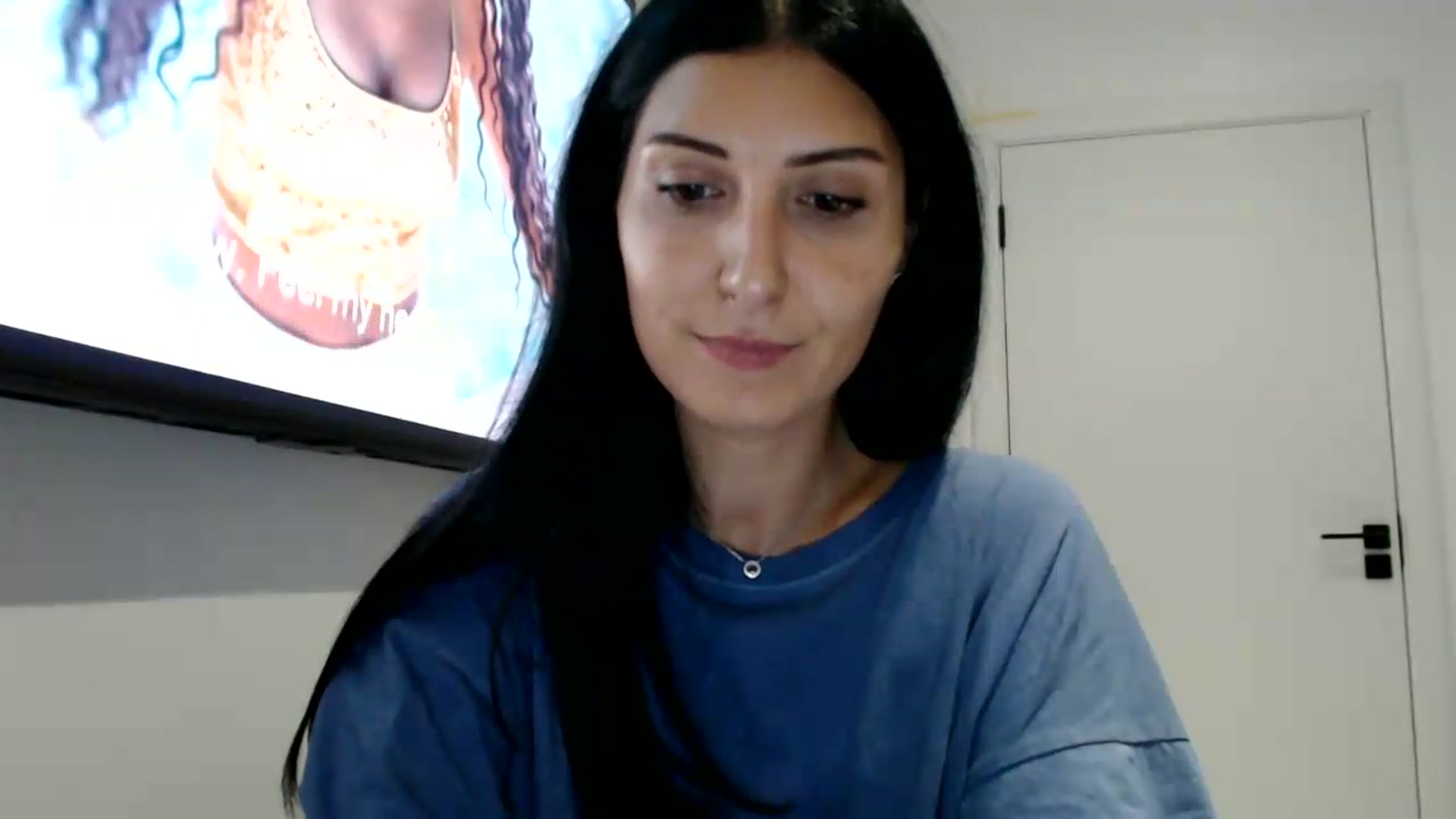 Gallery image thumbnail from ReyInna's myfreecams stream on, 08/27/2026, 19:41 image 17 of 20