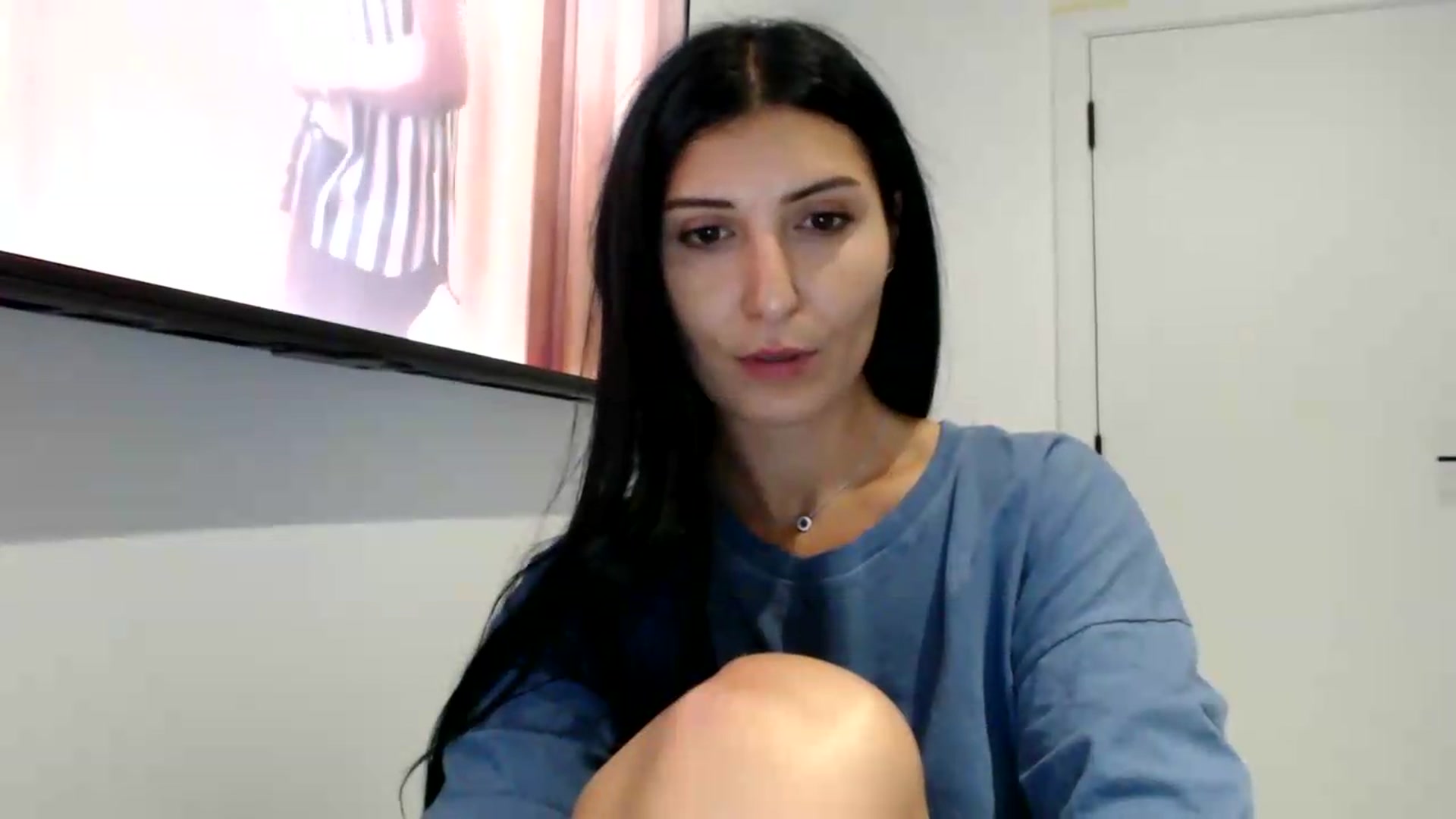 Gallery image thumbnail from ReyInna's myfreecams stream on, 08/27/2026, 19:41 image 8 of 20