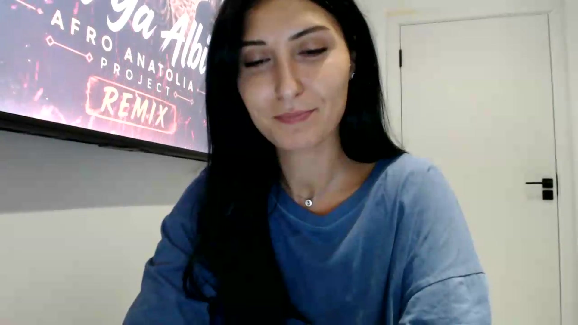 Gallery image thumbnail from ReyInna's myfreecams stream on, 08/27/2026, 19:41 image 14 of 20