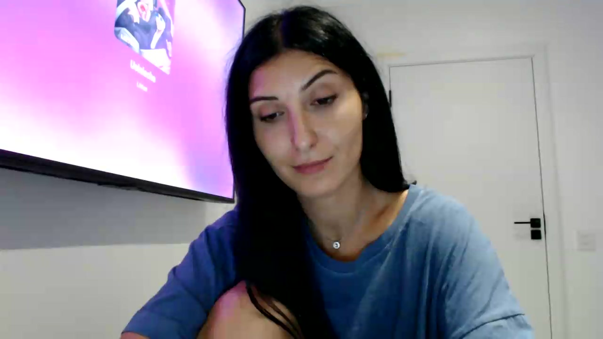 Gallery image thumbnail from ReyInna's myfreecams stream on, 08/27/2026, 19:41 image 7 of 20