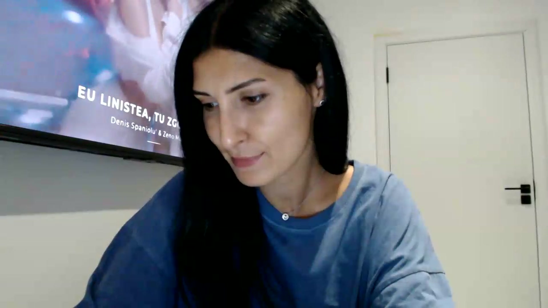 Gallery image thumbnail from ReyInna's myfreecams stream on, 08/27/2026, 19:41 image 6 of 20