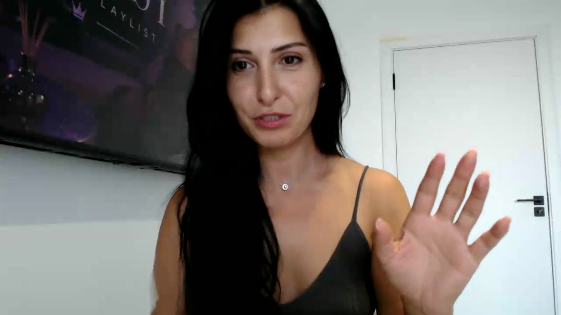 Gallery image thumbnail from ReyInna's myfreecams stream on, 08/28/2026, 09:43 image 15 of 20