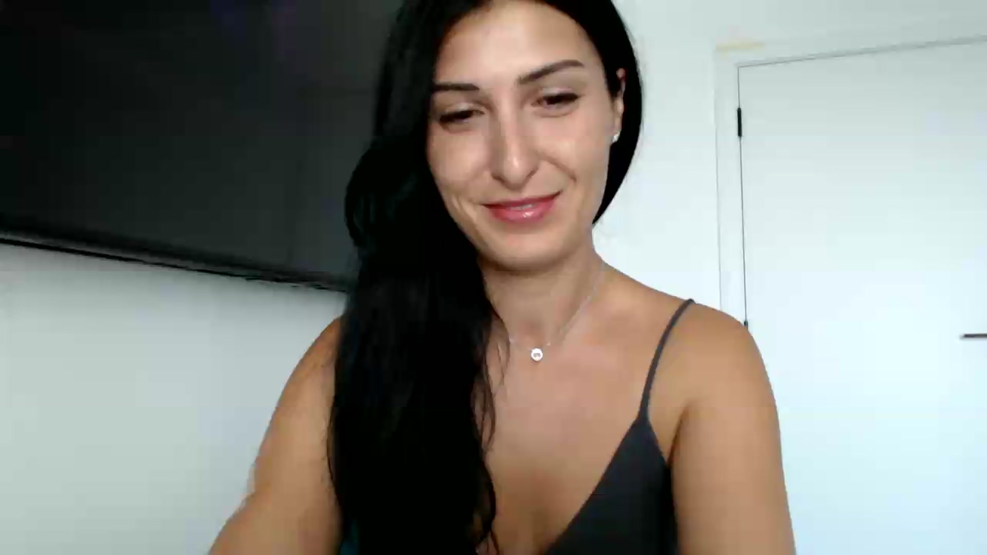 Gallery image thumbnail from ReyInna's myfreecams stream on, 08/28/2026, 09:43 image 1 of 20