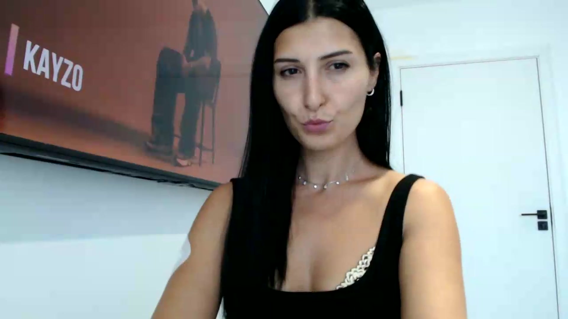 Gallery image thumbnail from ReyInna's myfreecams stream on, 08/31/2026, 17:04 image 6 of 20