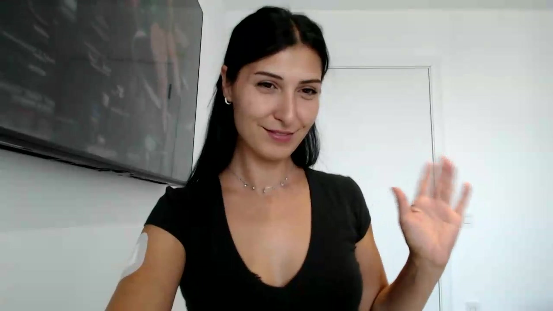 Gallery image thumbnail from ReyInna's myfreecams stream on, 09/01/2026, 11:29 image 9 of 20