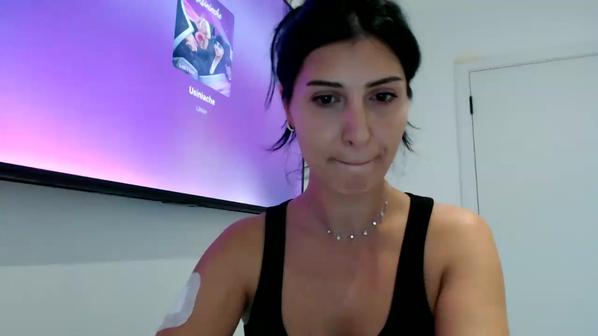 Gallery image thumbnail from ReyInna's myfreecams stream on, 09/04/2026, 16:39 image 16 of 20