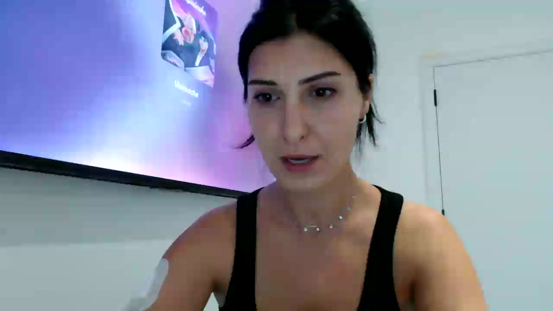 Gallery image thumbnail from ReyInna's myfreecams stream on, 09/04/2026, 16:39 image 14 of 20
