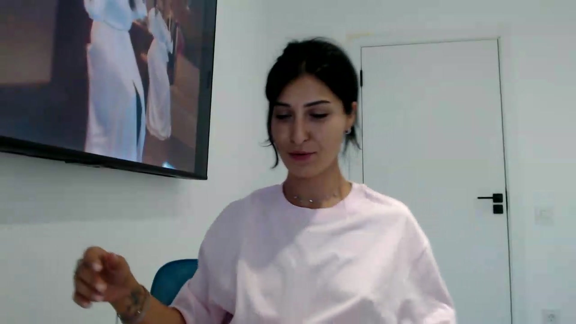 Gallery image thumbnail from ReyInna's myfreecams stream on, 09/04/2026, 16:39 image 7 of 20